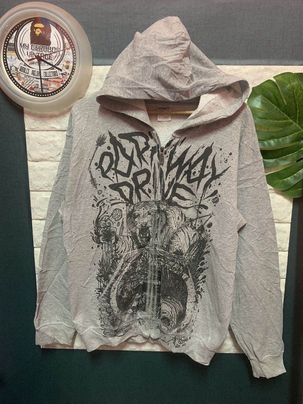 VINTAGE!! Sweater Hoodies GILDAN Overprints