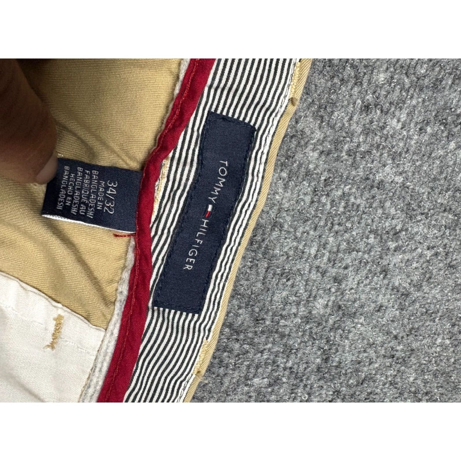 Tommy Hilfiger VINTAGE Tommy Hilfiger Pants Mens 34 x 32 Khaki Beige Khakis Straight Regular Pockets Easy Care 34x32 Mens Boy? Size US 34 / EU 50 - 4 Thumbnail