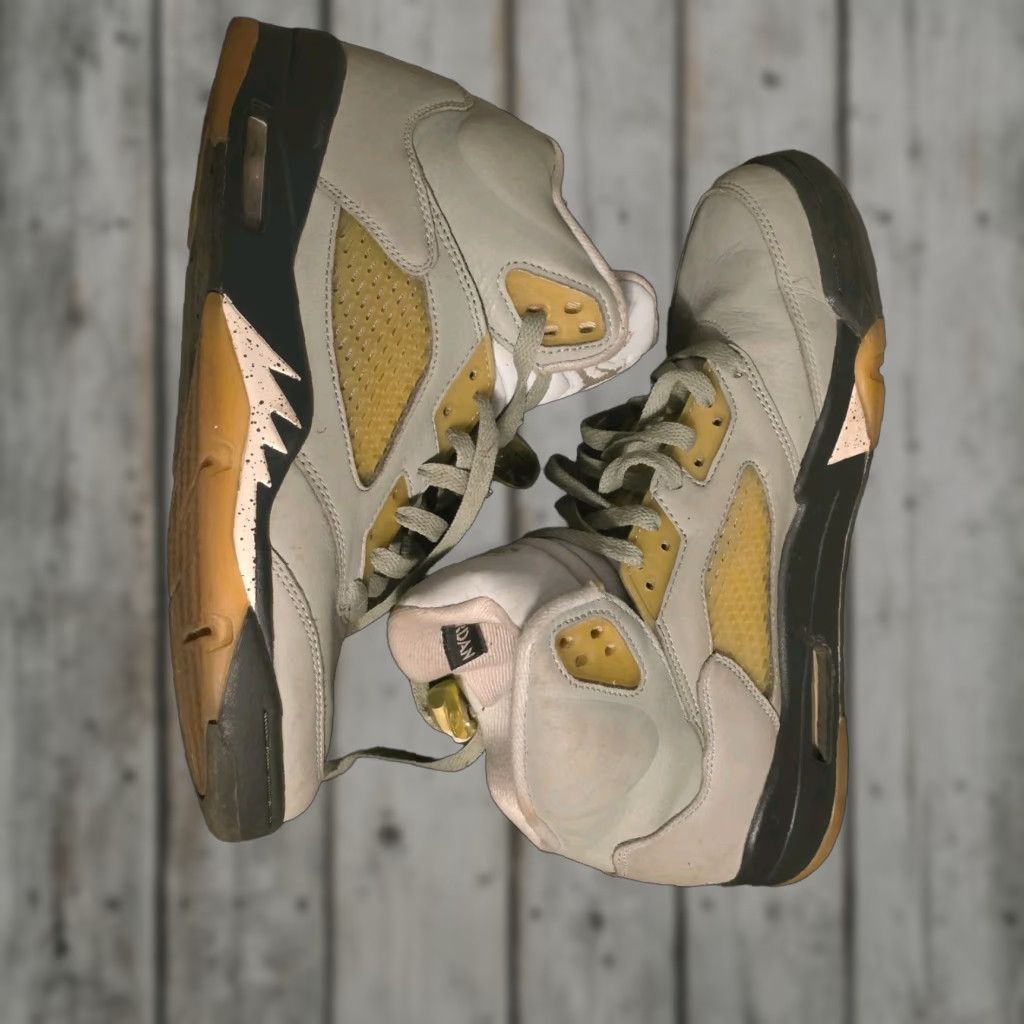 Jordan Brand Jordan Air Jordan 5 Jade Horizon 2022 Sneaker Mid Top Men 9 Green DC7501-300 Size US 9 / EU 42 - 1 Thumbnail