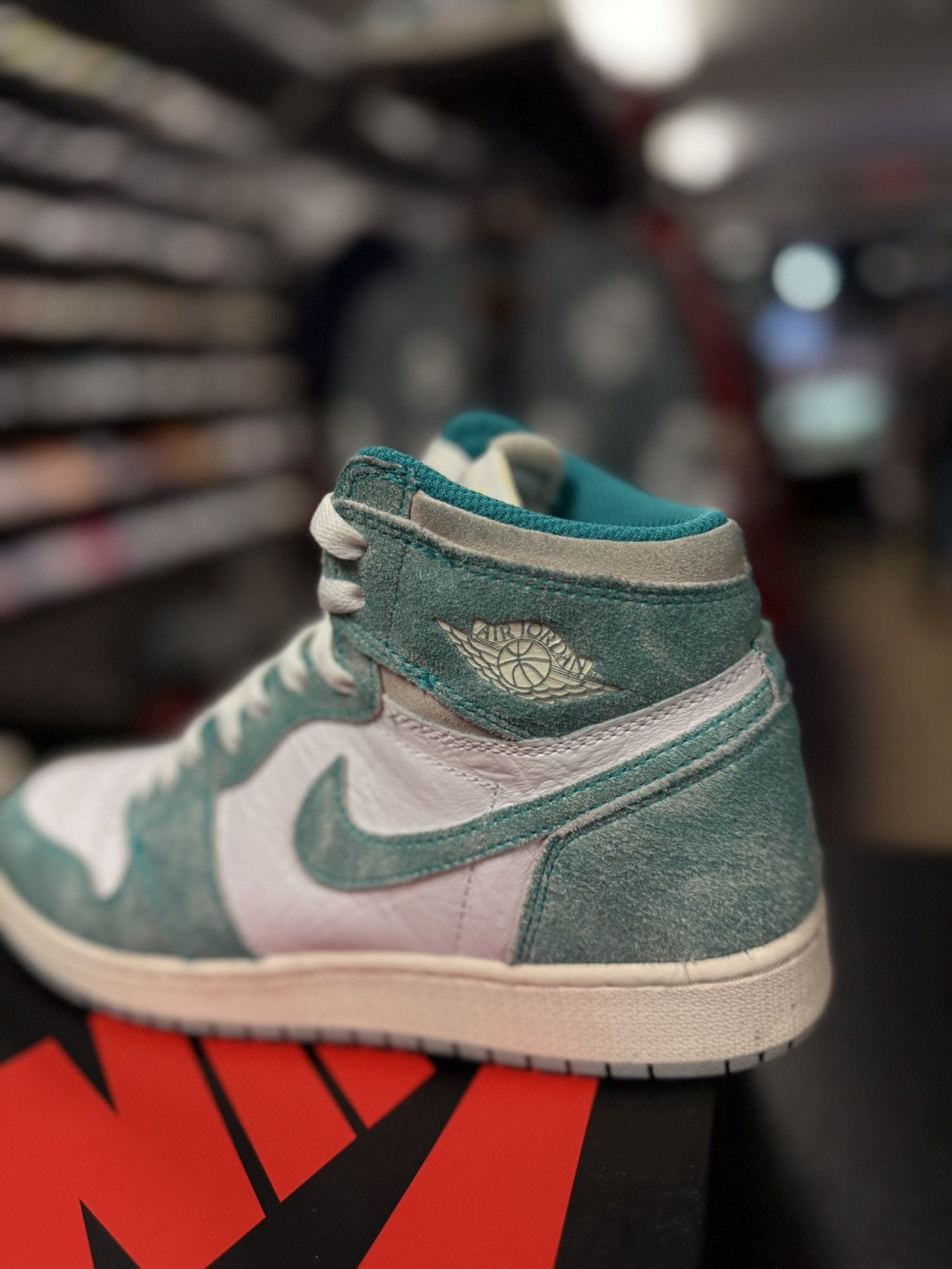 Jordan Brand × Nike Jordan 1 Turbo Green Size 6Y/7.5W (GS) Size US 6 / EU 39 - 8 Thumbnail