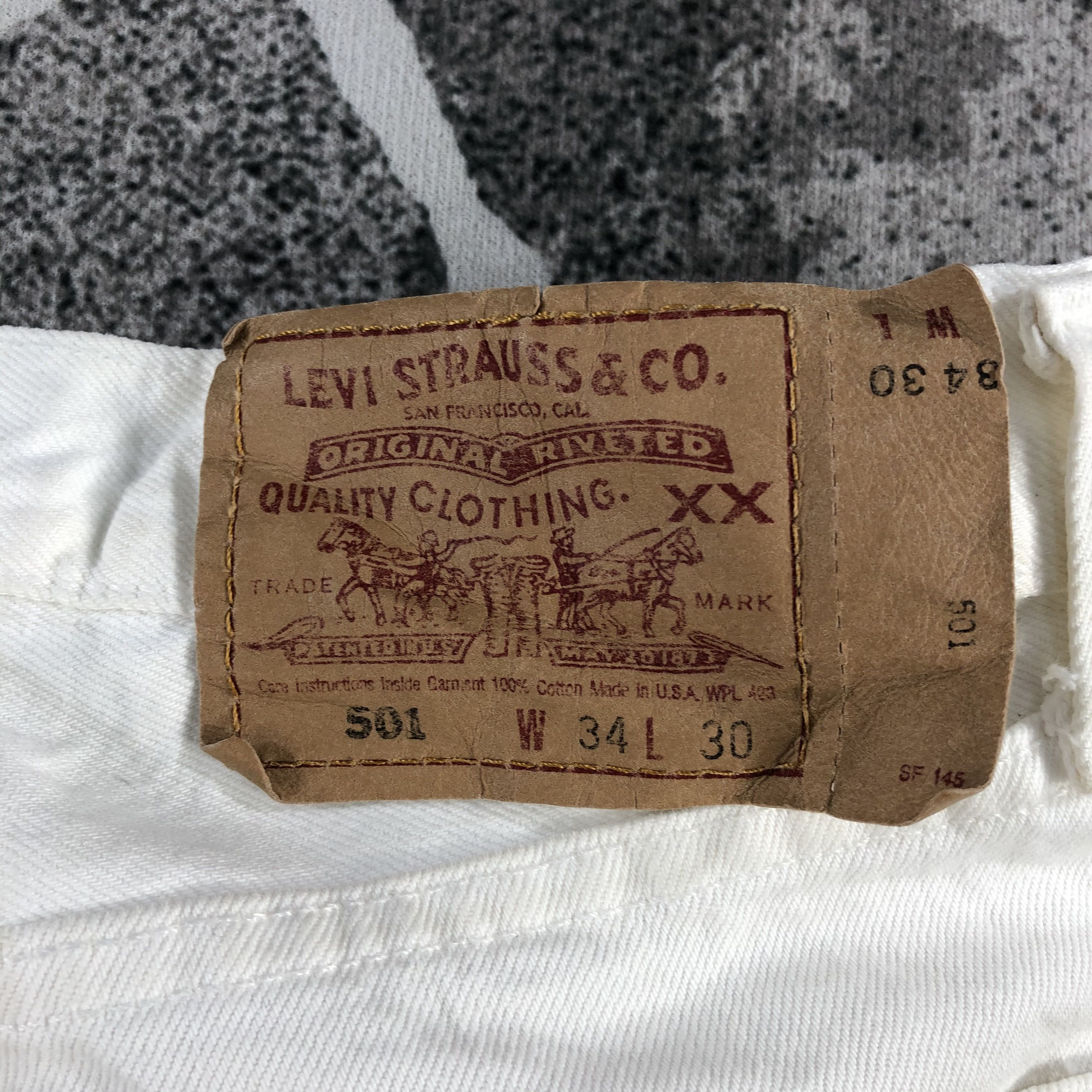 Levi's Vintage Levis 501 Jeans White Denim KJ877 Size US 34 / EU 50 - 5 Thumbnail