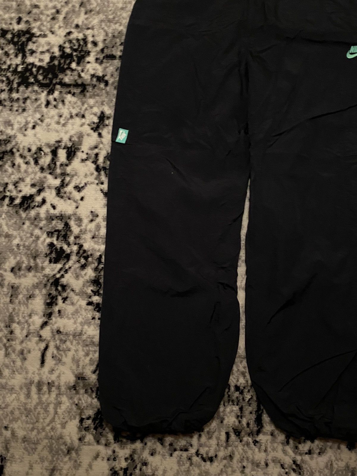 Nike × Vintage Nike Crazy Cargo Pant Baloon Bagy Fit Big Cental Logo Nylon Size US 34 / EU 50 - 5 Thumbnail