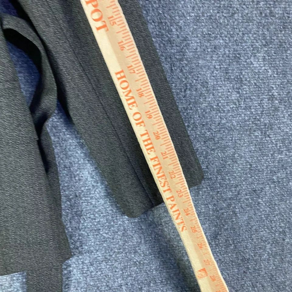 Banana Republic Banana Republic Blazer Women's Size 4 Gray 100% Wool Adults Size S / US 4 / IT 40 - 6 Thumbnail