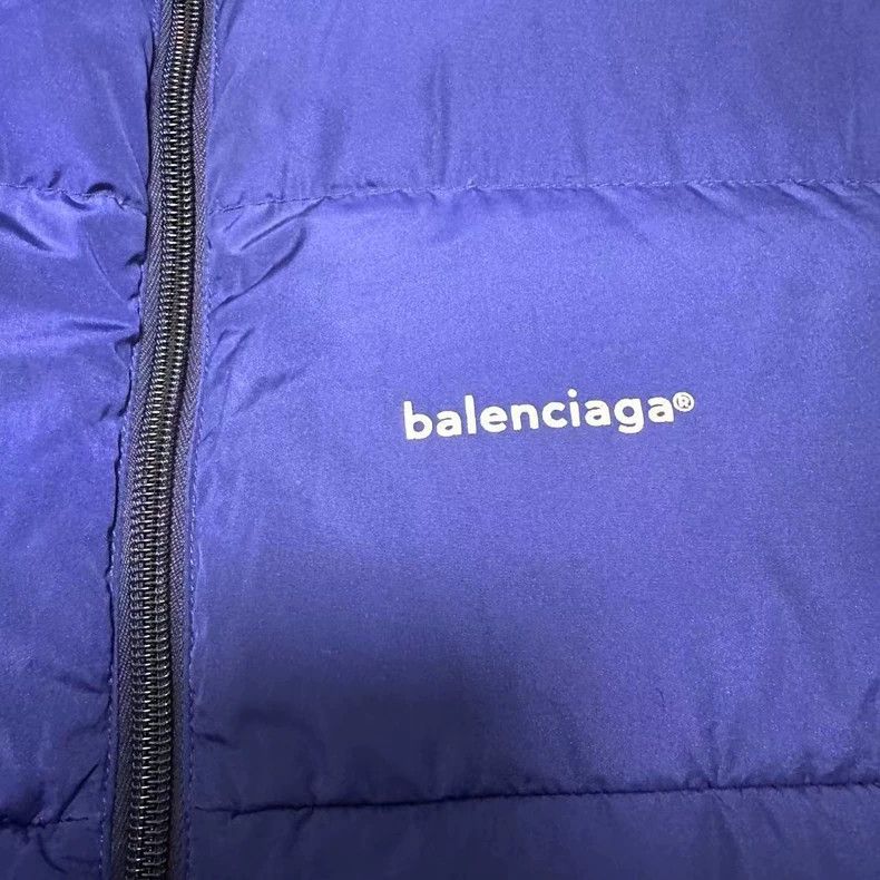 Balenciaga Balenciaga Blue letter logo down vest 2502-Nextarrow Size 48R - 3 Thumbnail