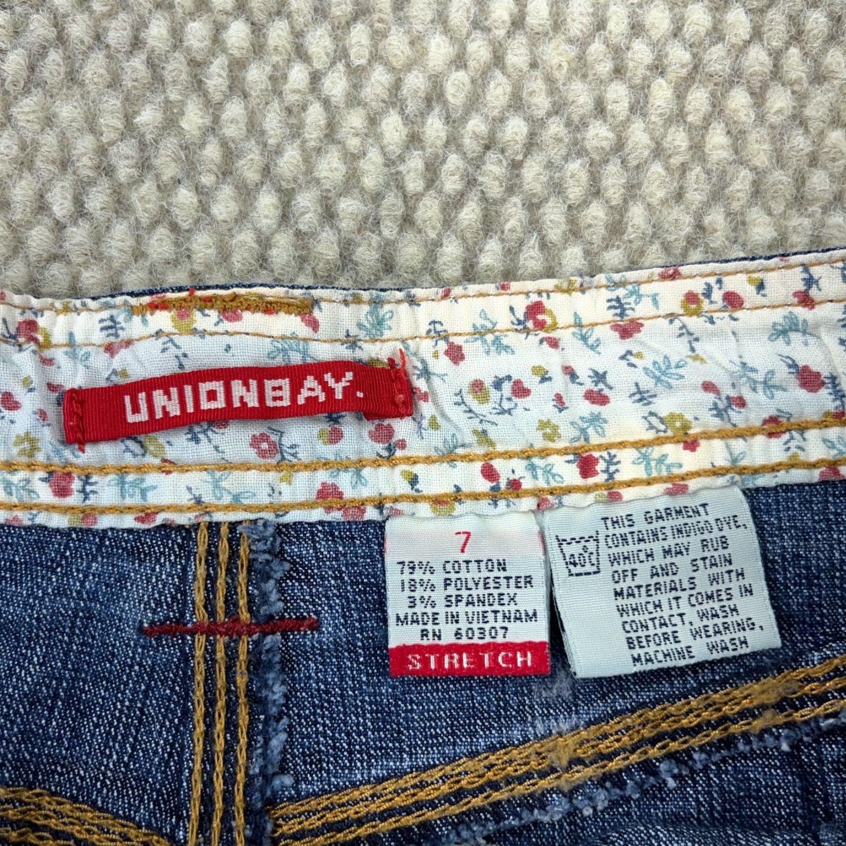 Vintage VINTAGE UNIONBAY Skirt Women 7 Denim Midi Blue A-Line Casual Womens 90s 2000s Reading: Short, Mid Rise, Pockets, Logo Size 28" / US 6 / IT 42 - 5 Thumbnail