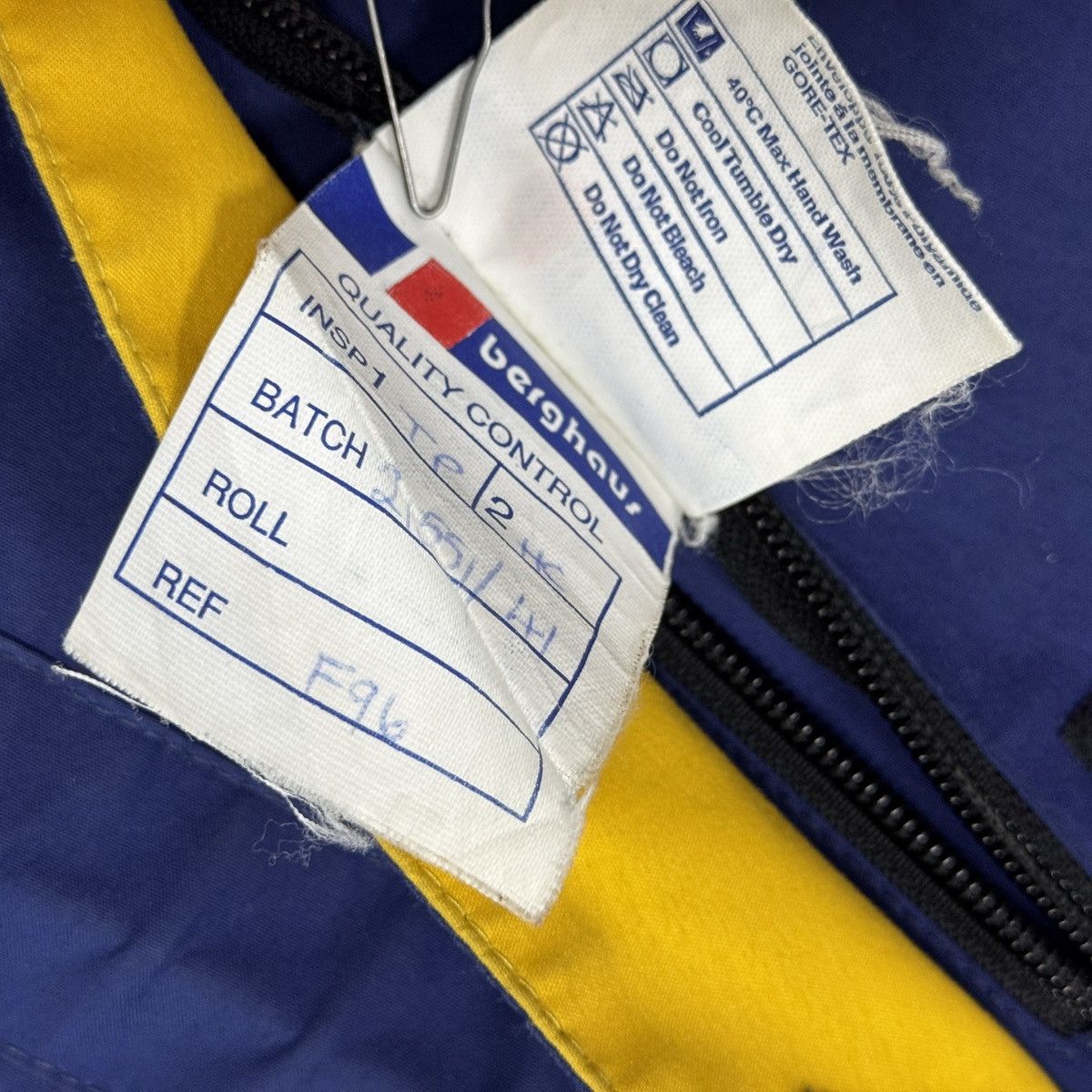 Berghaus Vintage Berghaus Extrem 7000 Gore-Tex Fabric Coat Jacket 90s Size US L / EU 52-54 / 3 - 17 Thumbnail