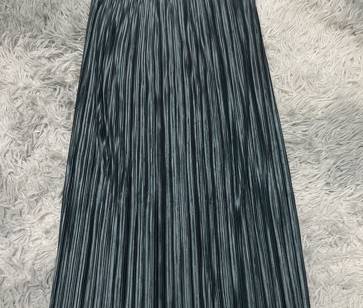 Issey Miyake 90s ISSEY MIYAKE PLEATED MIDI SKIRT RARE COLOUR Size 30" / US 8 / IT 44 - 4 Thumbnail
