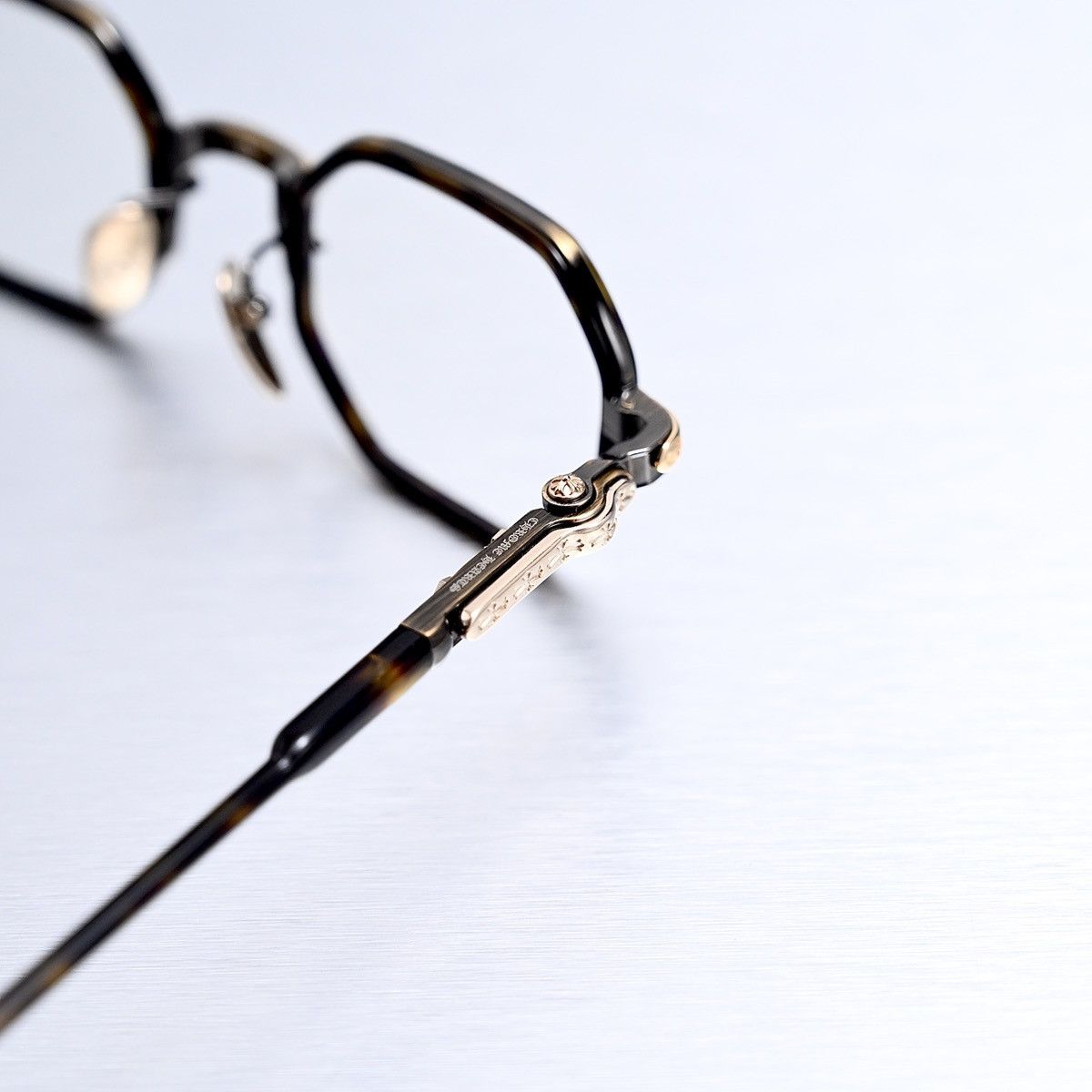 Chrome Hearts CHROME HEARTS TATTERS DARK TORTOISE/ ANTIQUE GOLD GLASSES Size ONE SIZE - 9 Thumbnail