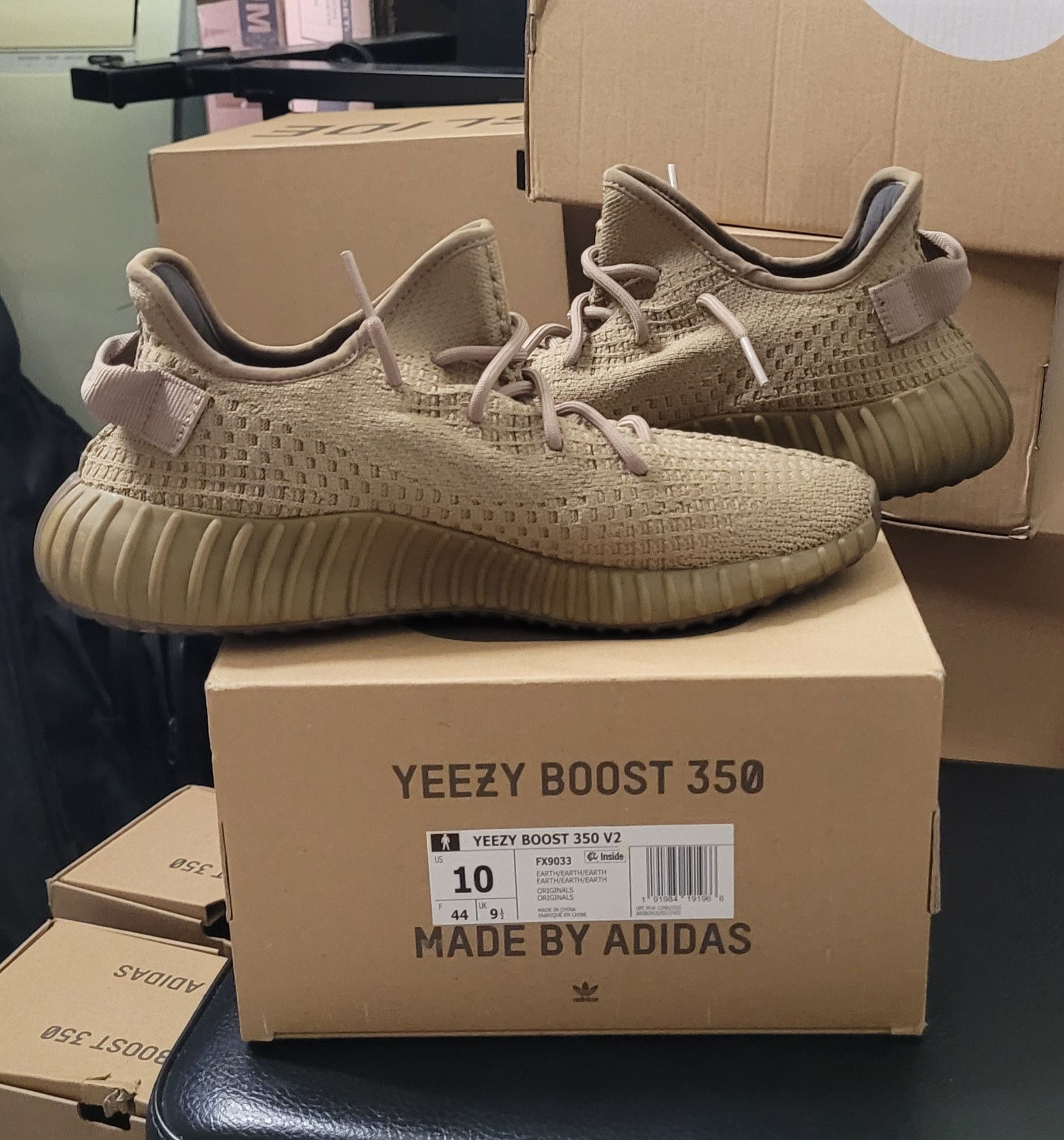Adidas × Kanye West Adidas Yeezy 350 V2 Earth Size US 10 / EU 43 - 3 Thumbnail