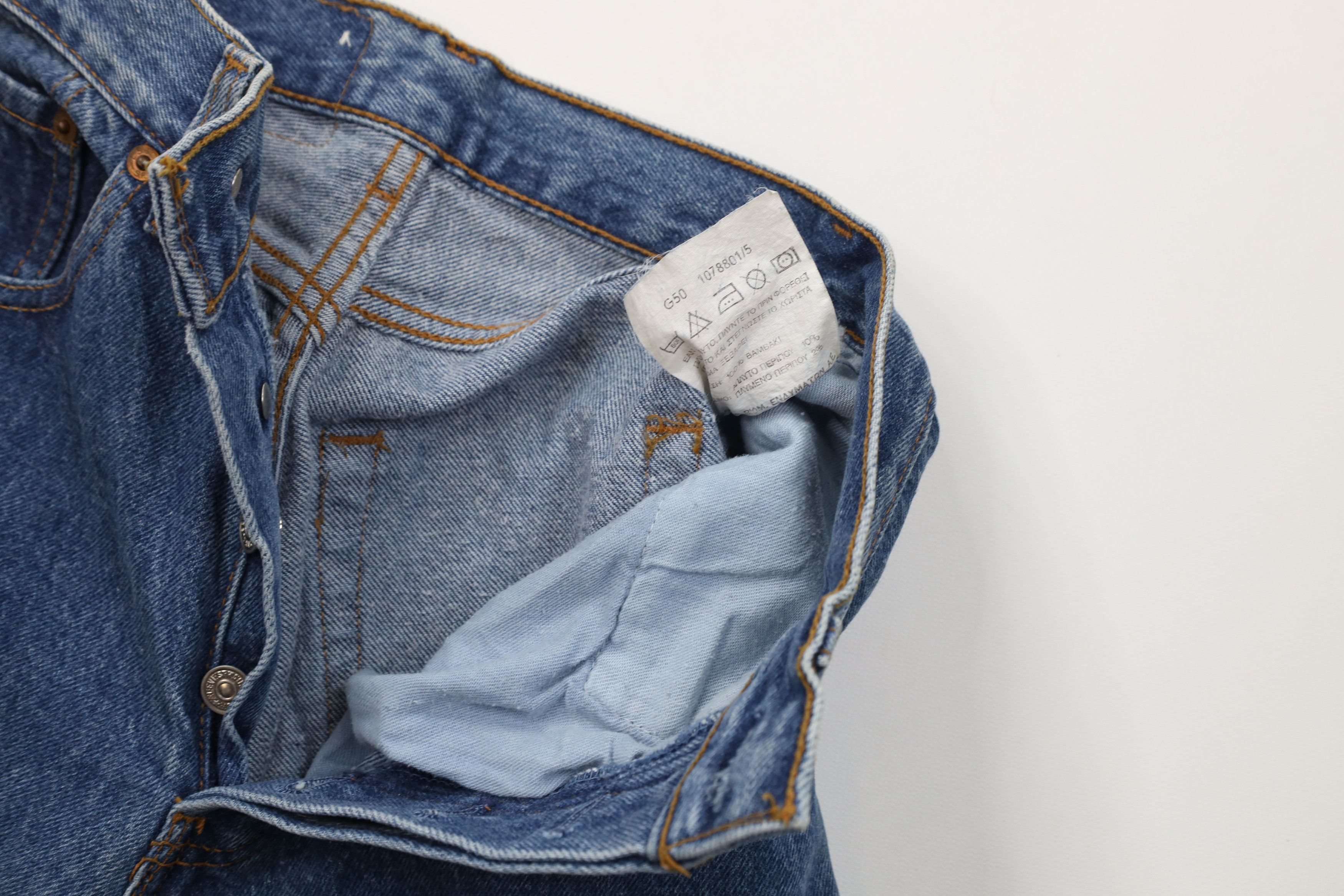 Levi's Vintage 90s Levis 901xx Button Fly High Waisted Mom Jeans Size 27" / US 4 / IT 40 - 9 Thumbnail