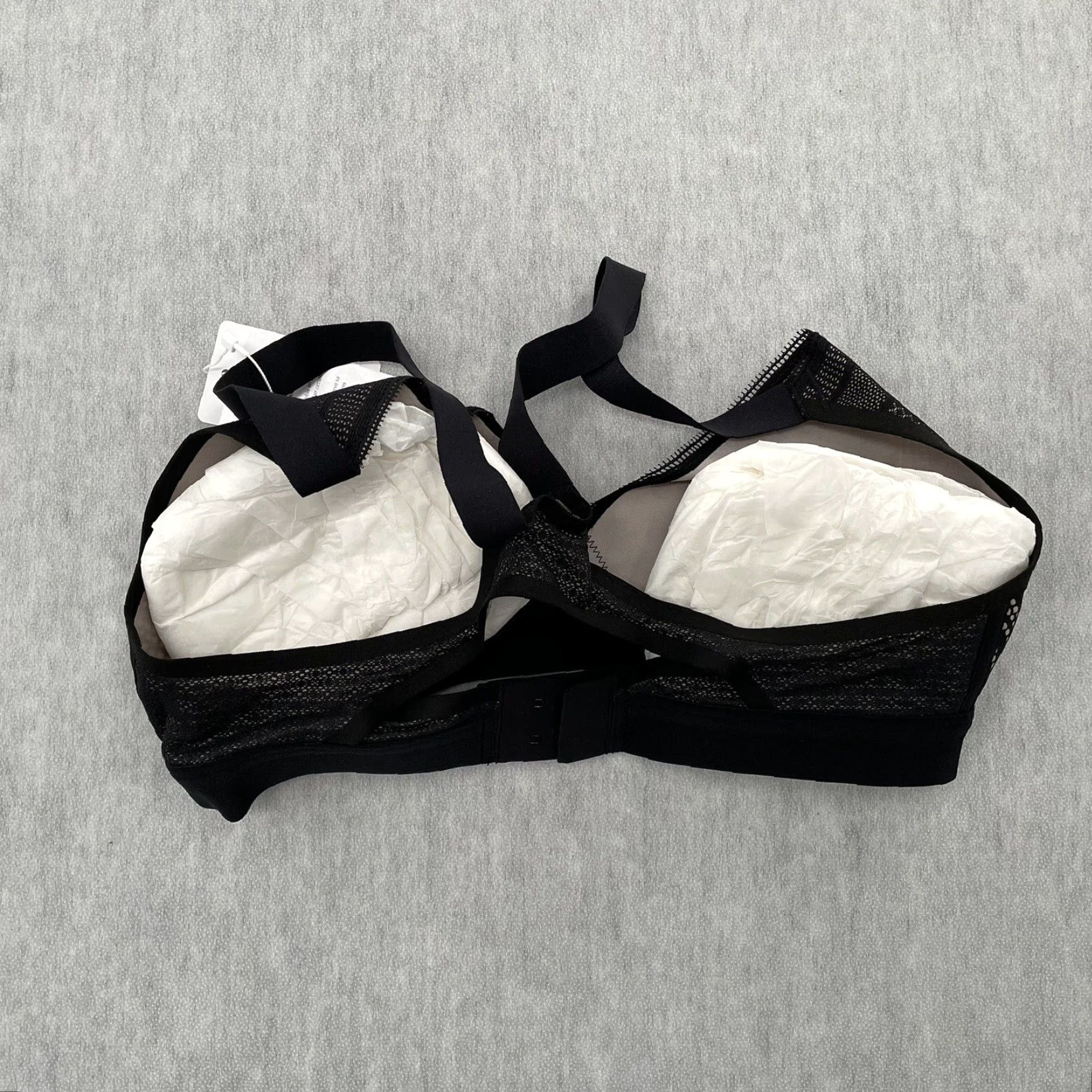 Lululemon Sports Bra Womens 32C Black Awake To Lace Overlay Wireless Non-Padded Racerback Athleisure NEW