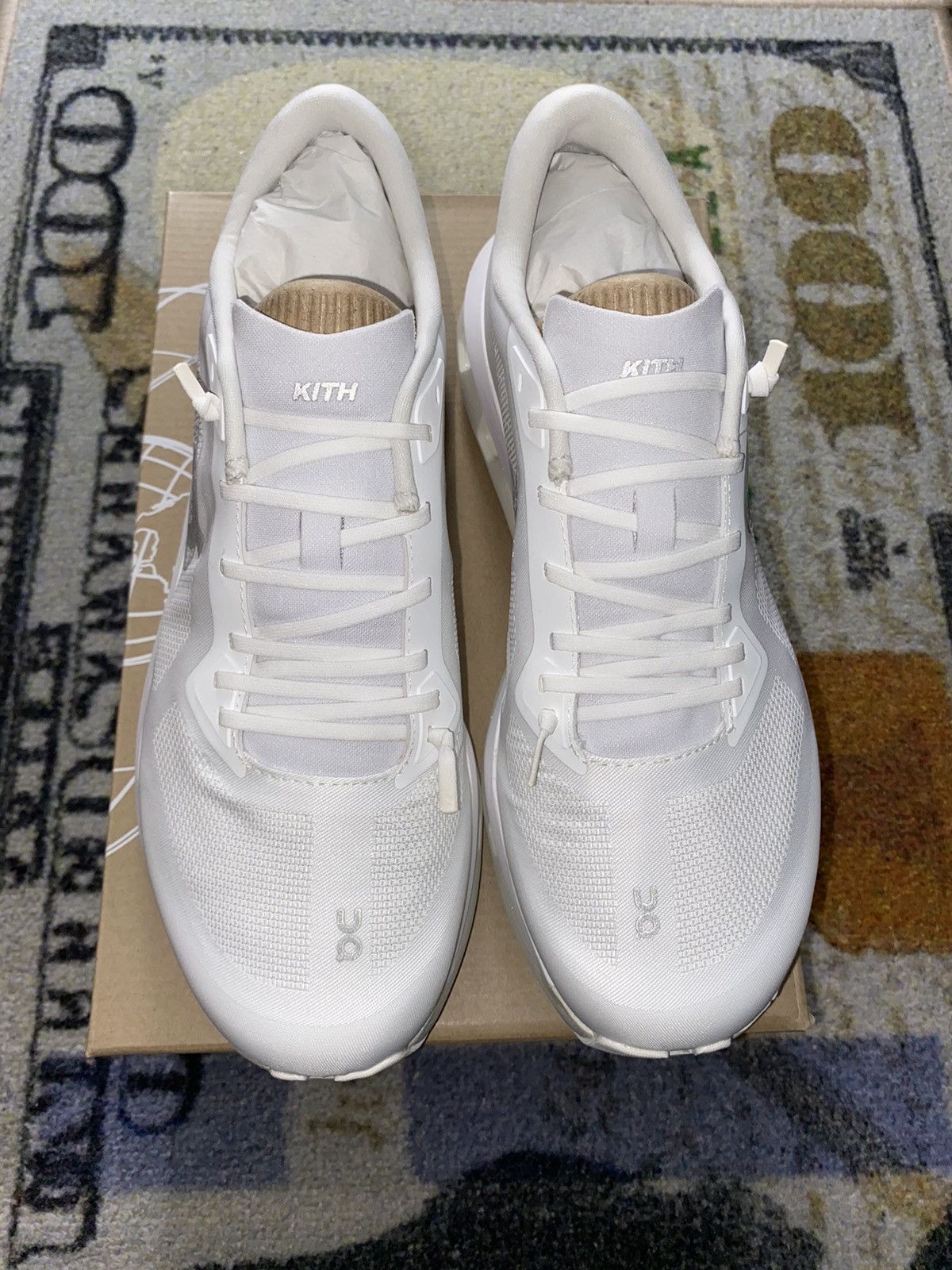 Kith × On On Running Cloudzone Kith White Ice Size US 7 / EU 40 - 4 Thumbnail