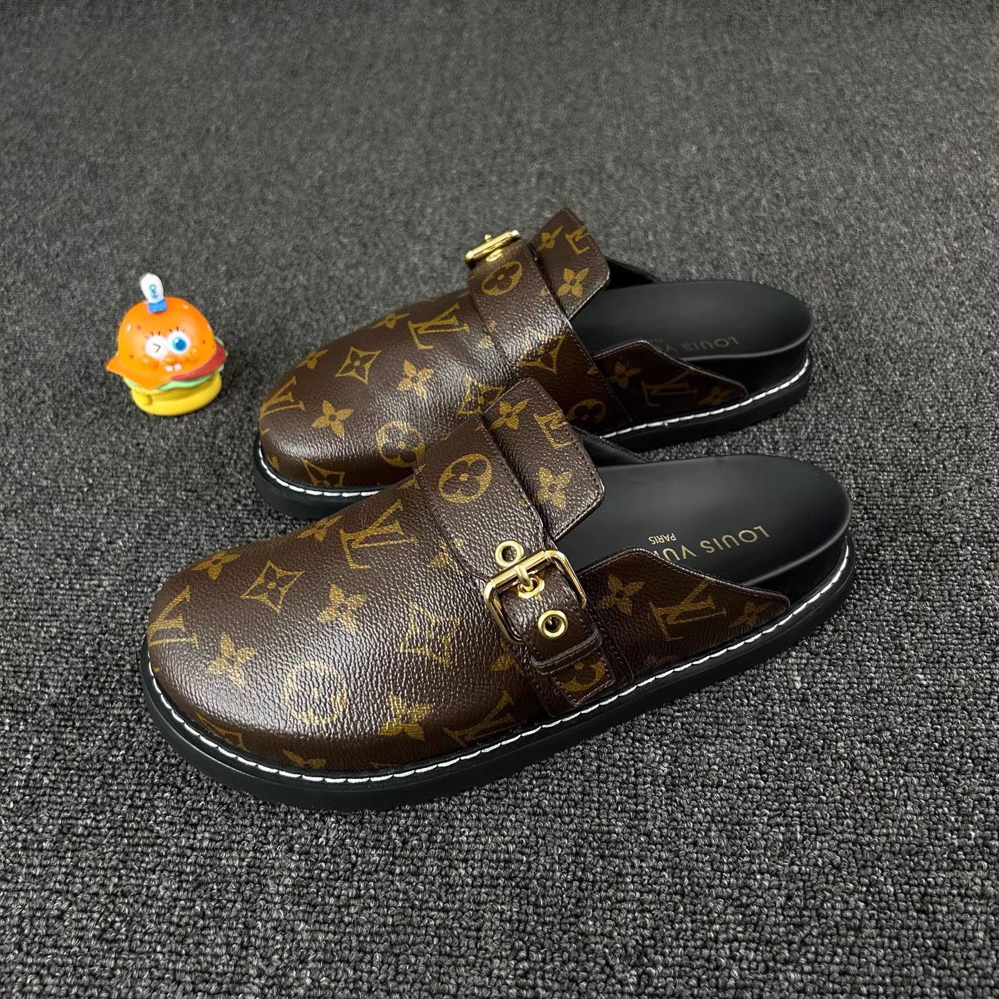 Louis Vuitton LOUIS VUITTON Monogram Slippers 39 Size US 8.5 / IT 38.5 - 1 Thumbnail