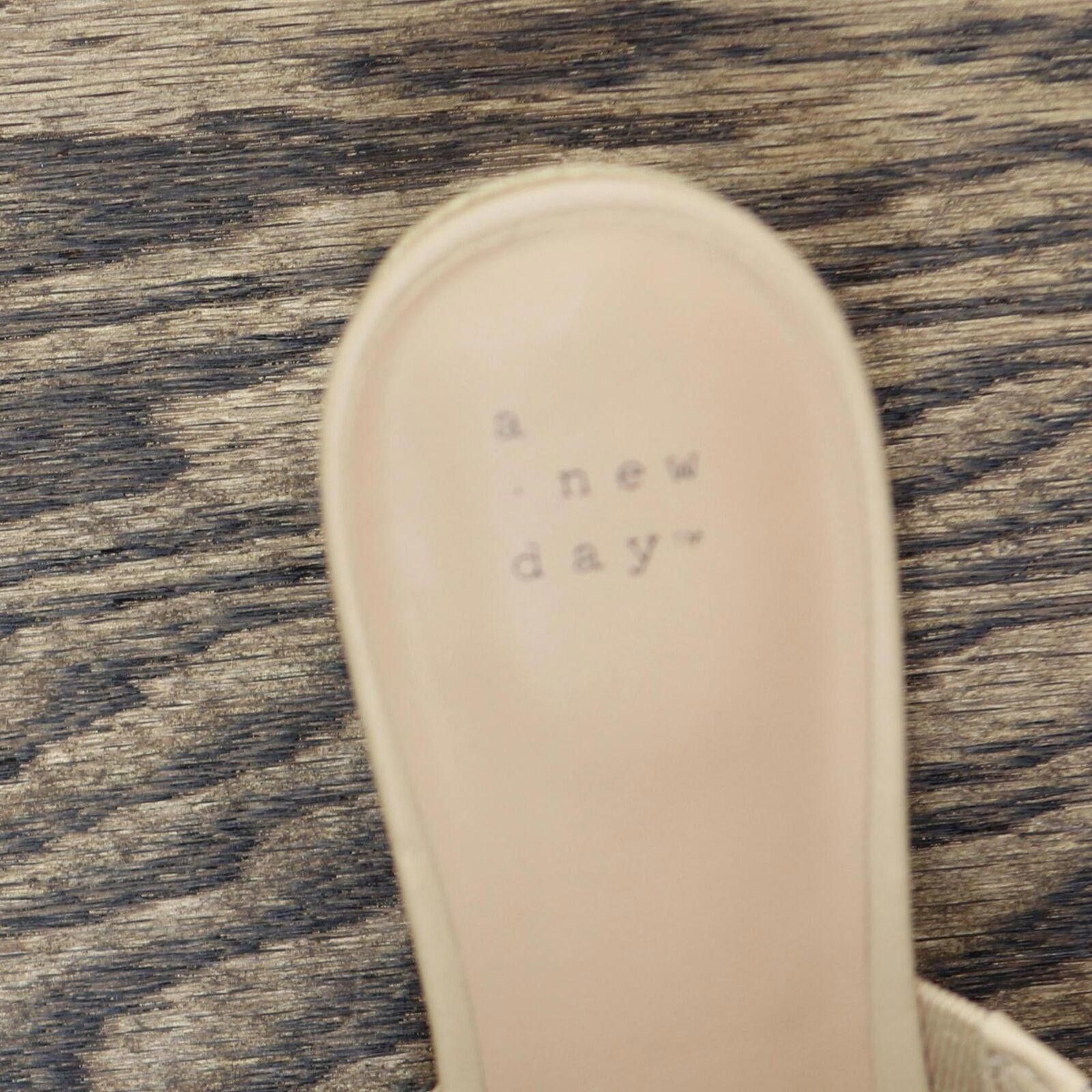 Designer NWT A New Day Mule Heels 89530591 Beige Brown 8.5M 8.5 M Size US 8.5 / IT 38.5 - 7 Thumbnail