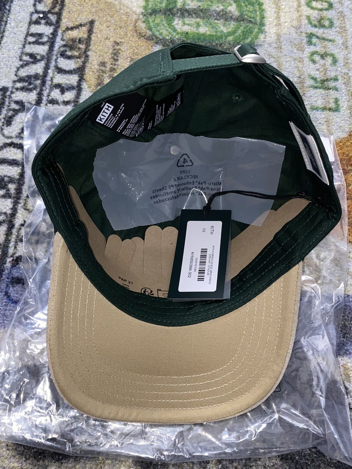 Kith Kith x The Grinch Suede Brim Aaron Cap Size ONE SIZE - 4 Thumbnail