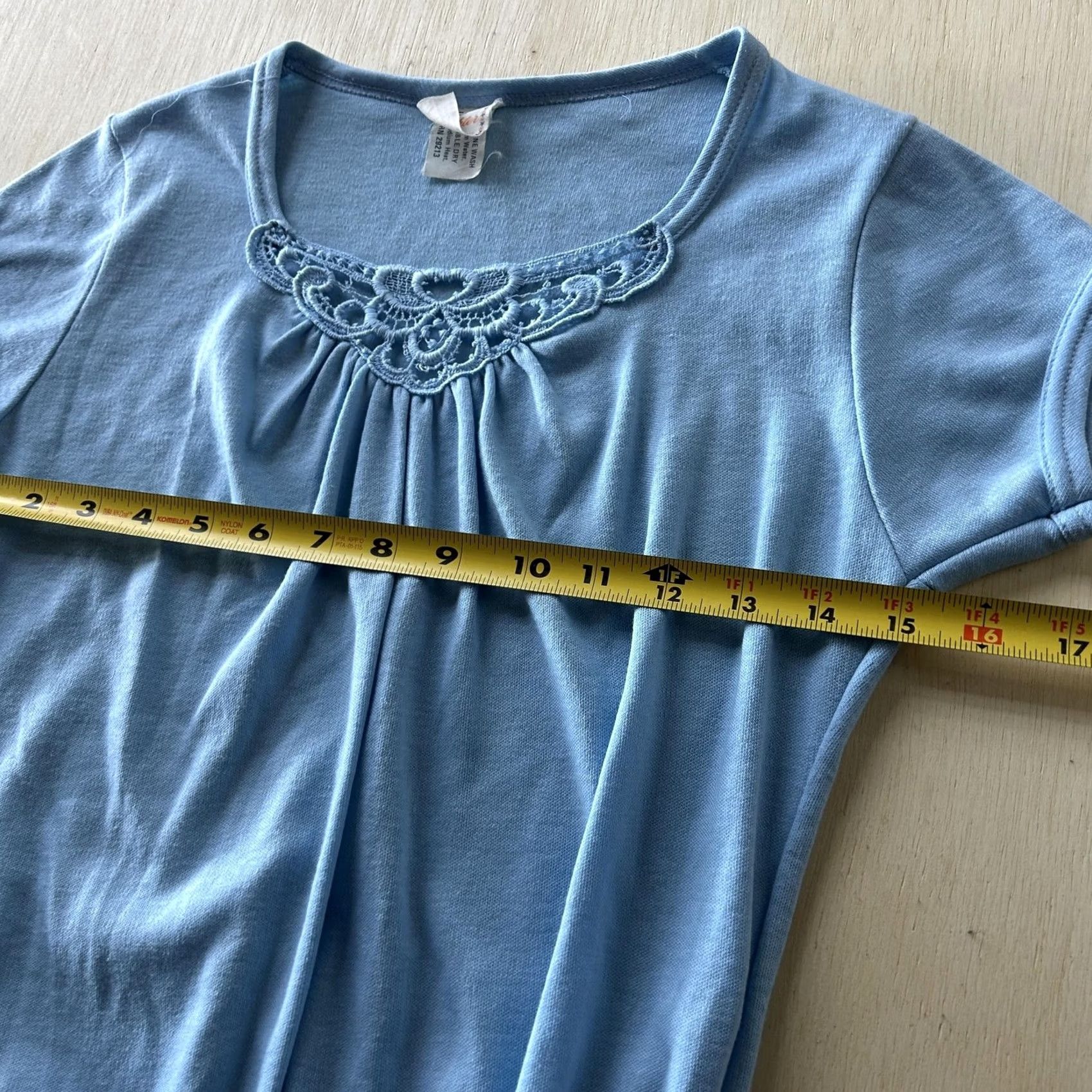 Vintage The Boss' Daughter Shirt Womens Small Blue Crochet Neck Elastic Hem Short Sleeve Size S / US 4 / IT 40 - 6 Thumbnail