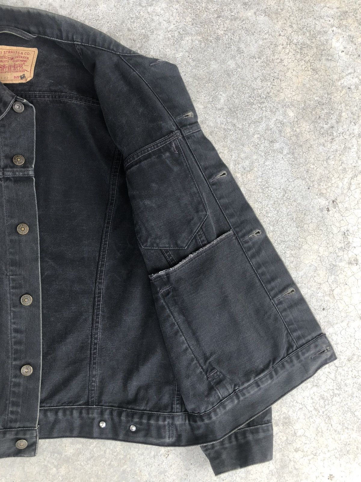 Levi's Vintage Levi’s Denim Jacket Distressed Size US L / EU 52-54 / 3 - 12 Thumbnail