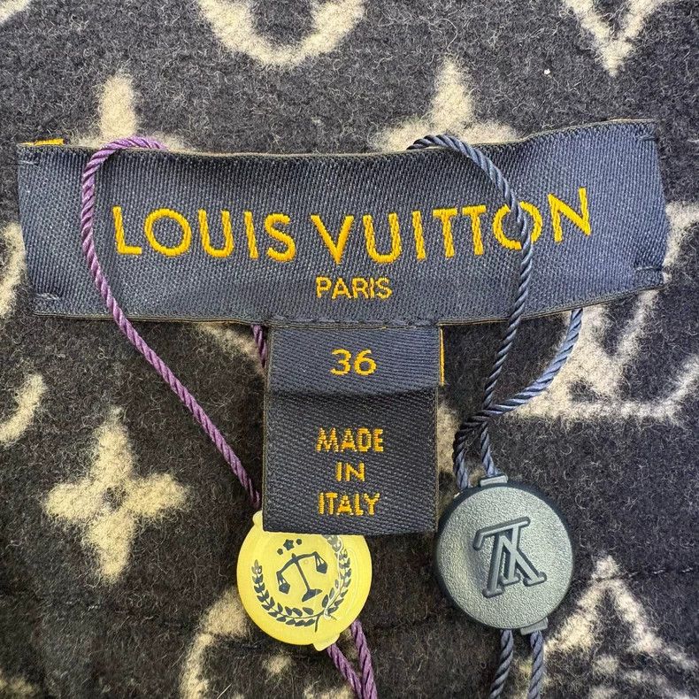 Louis Vuitton Louis Vuitton Dark blue inside logo presbyopic full print Size XS / US 0-2 / IT 36-38 - 7 Thumbnail