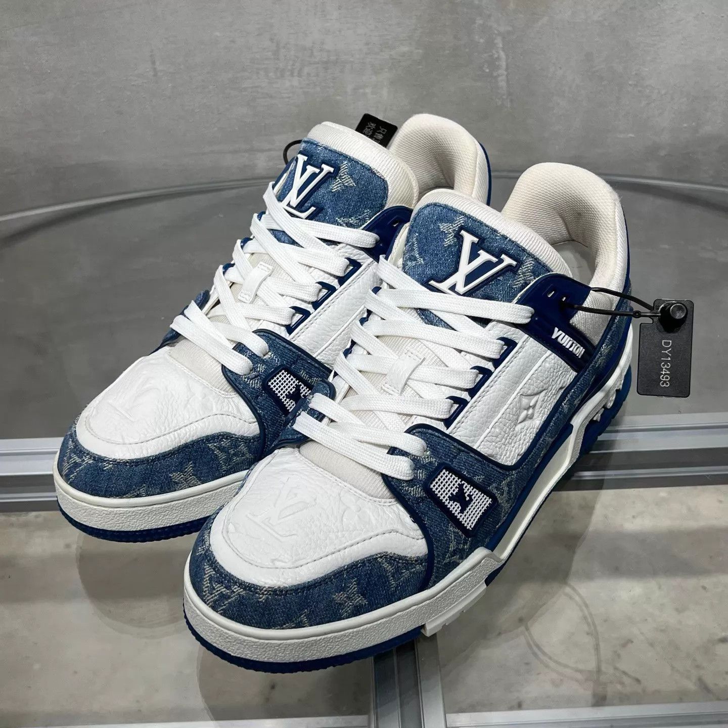 Louis Vuitton LV Trainer White Blue Denim UK8.5/42.5 Size US 9.5 / EU 42-43 - 2 Thumbnail