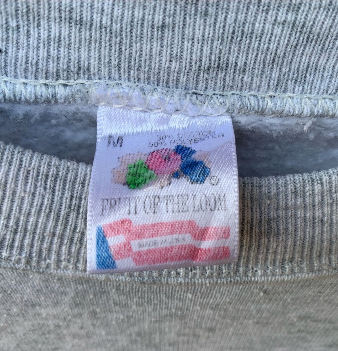 Fruit Of The Loom VINTAGE 1992 BEAGLE DOG PUPPY SWEATSHIRT BIG LOGO Size US S / EU 44-46 / 1 - 8 Thumbnail
