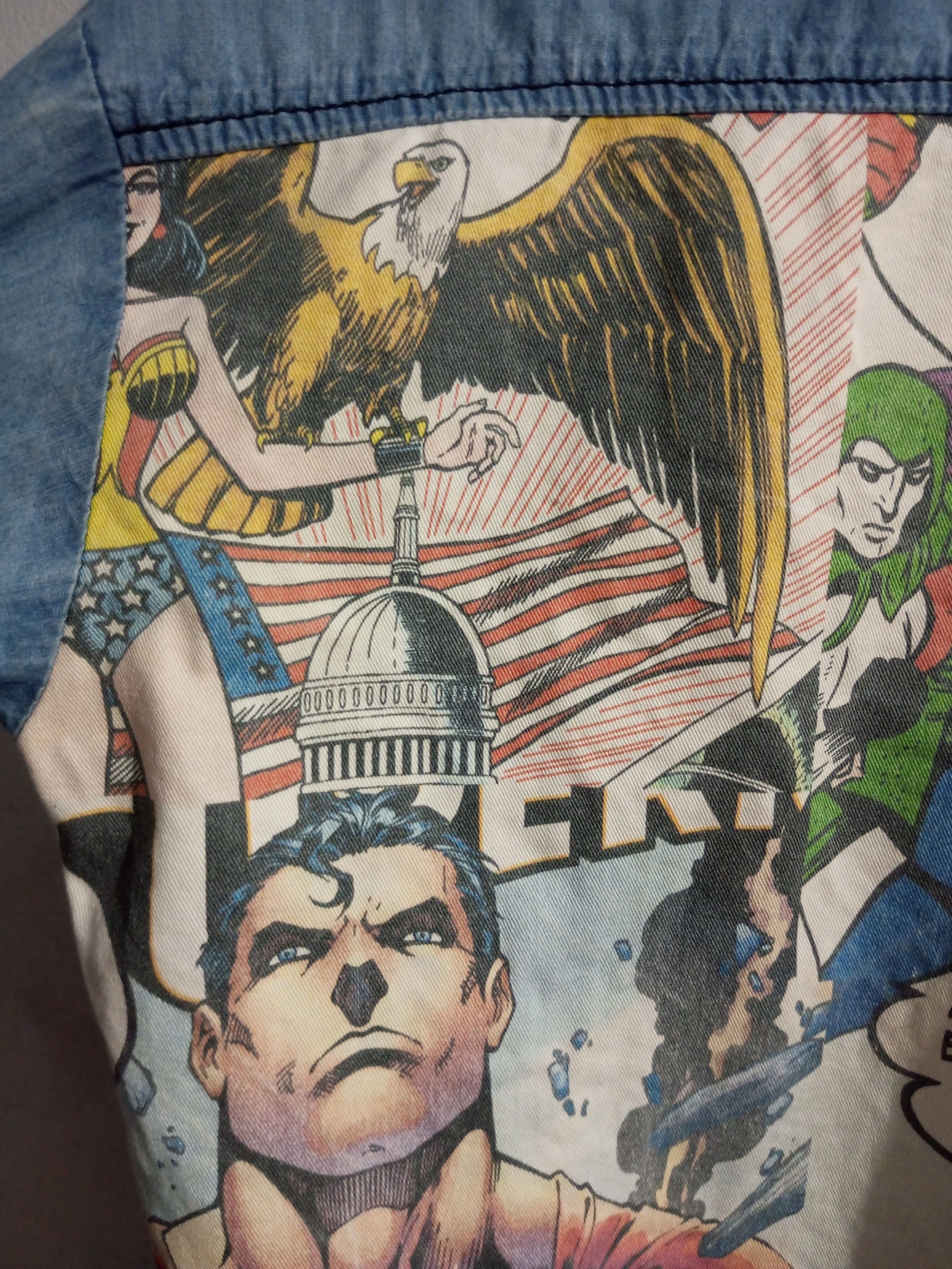 20471120 Vintage justice league big print dc Comics long sleeve shirt Size US L / EU 52-54 / 3 - 6 Thumbnail