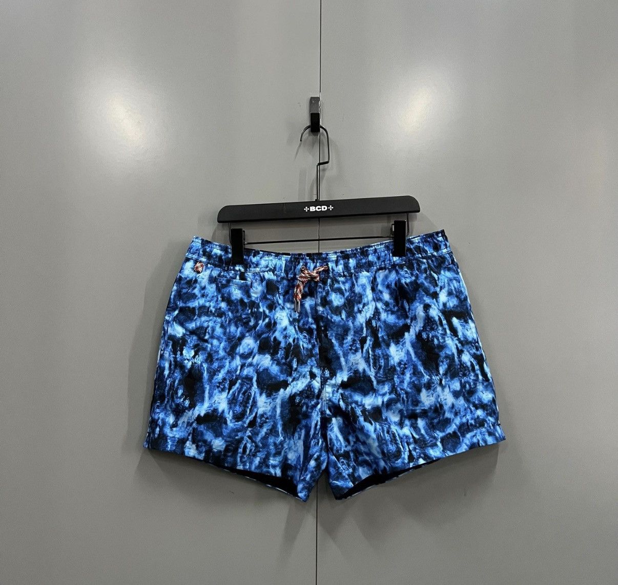 Burberry Burberry Water Ripple All-over Print Shorts J41 Size US 36 / EU 52 - 1 Thumbnail