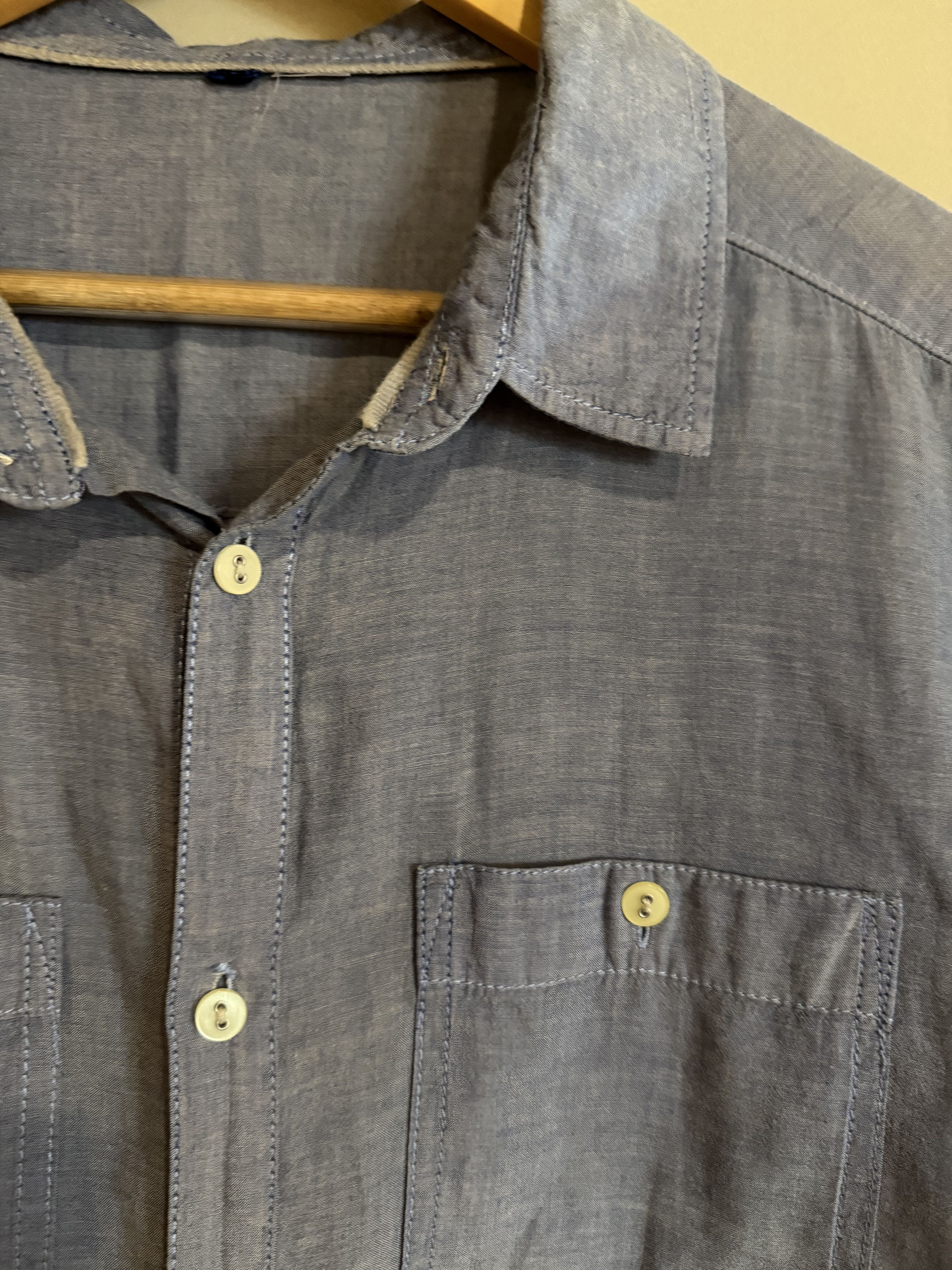 H&M H&M Lightweight Blue Chambray S/S Shirt, Men's Large Size US L / EU 52-54 / 3 - 2 Thumbnail