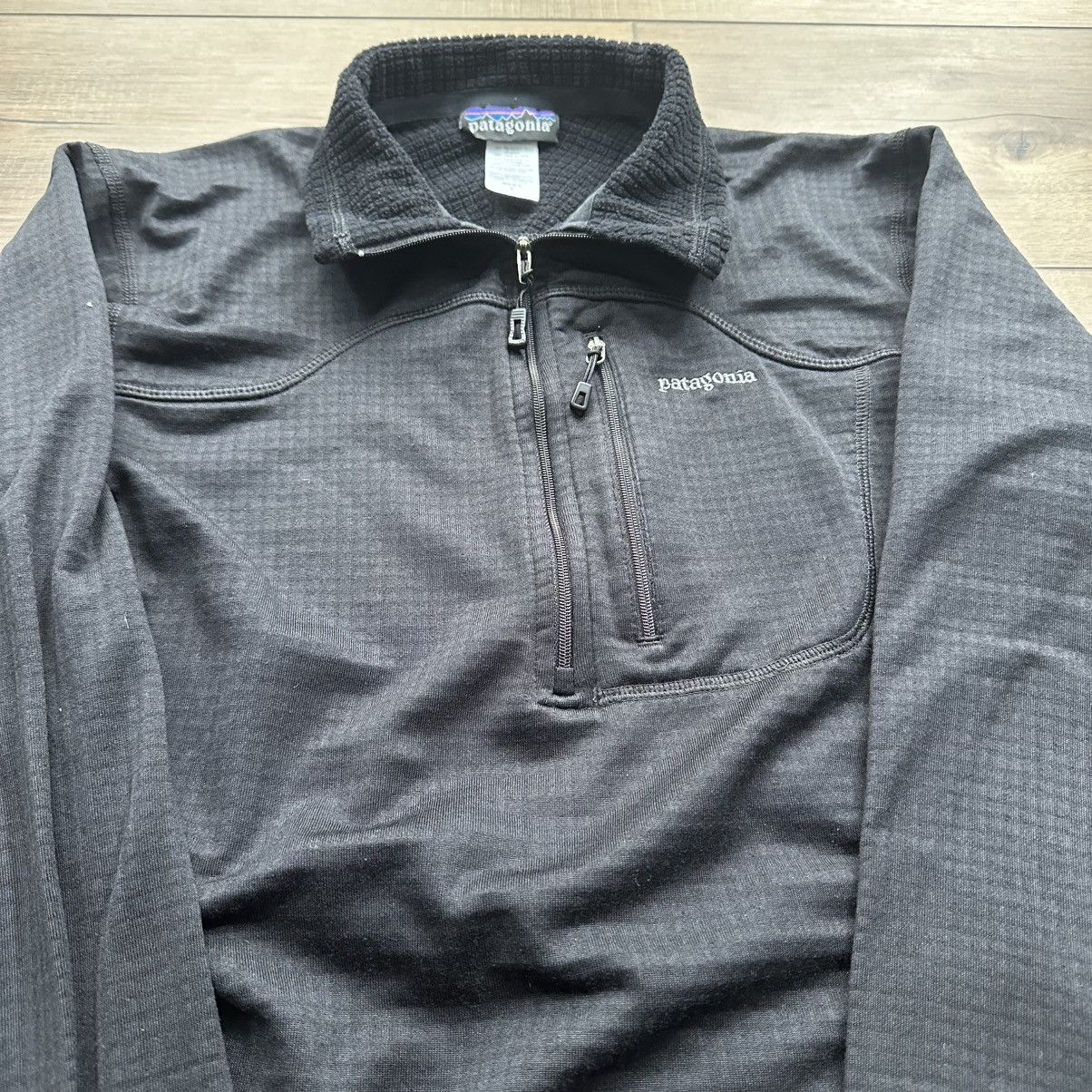 Patagonia Vintage 2000s Patagonia R1 Black Quarter Zip Pullover Size US S / EU 44-46 / 1 - 6 Thumbnail