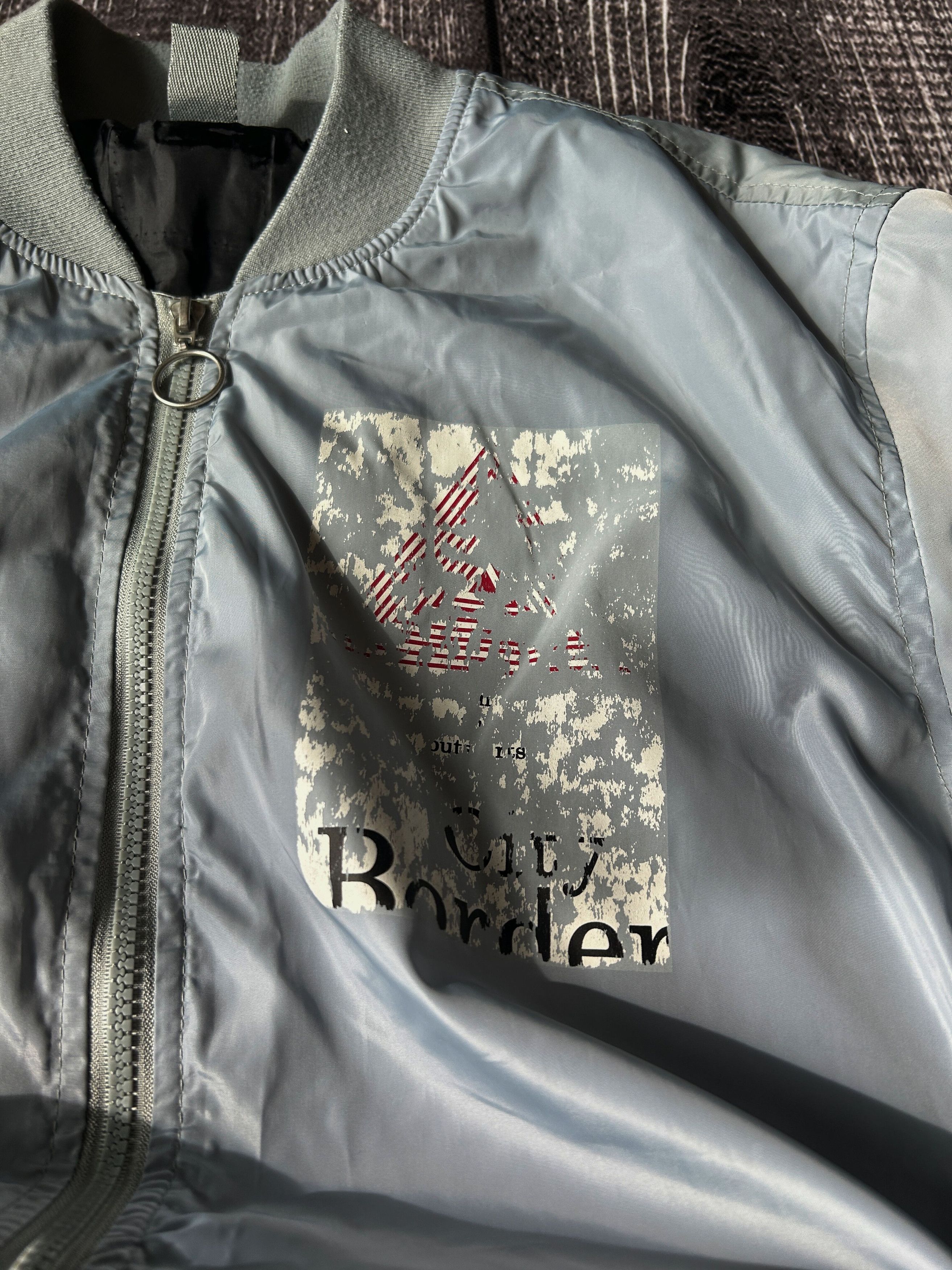 Japanese Brand Light Gray Bomber Jacket Minimal Zip Up Streetwear Outerwear Size US L / EU 52-54 / 3 - 8 Thumbnail