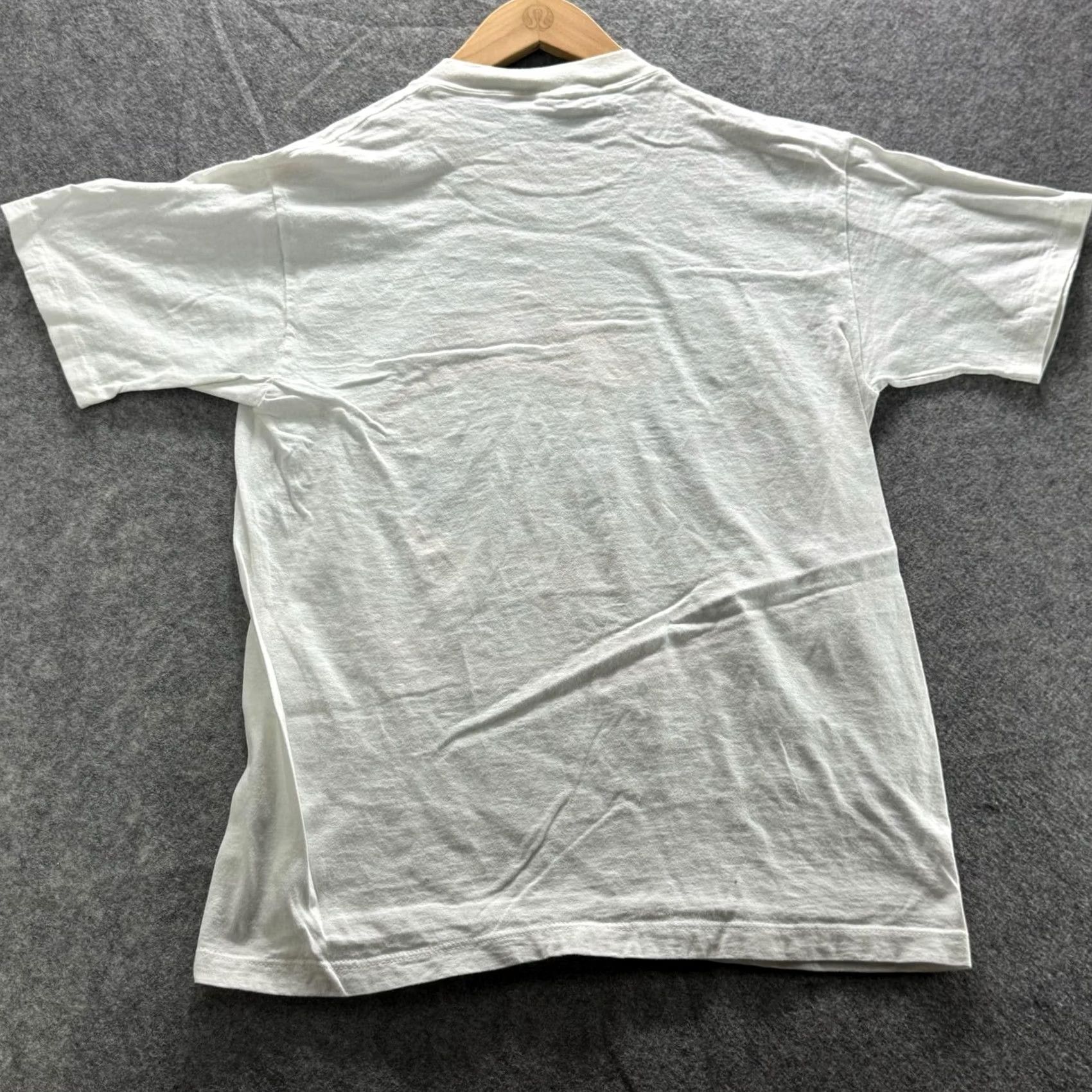 Vintage On White Mens L White Virgin Gorda B.V.I. Fish Graphic Tee Crewneck Shirt Size US L / EU 52-54 / 3 - 6 Thumbnail