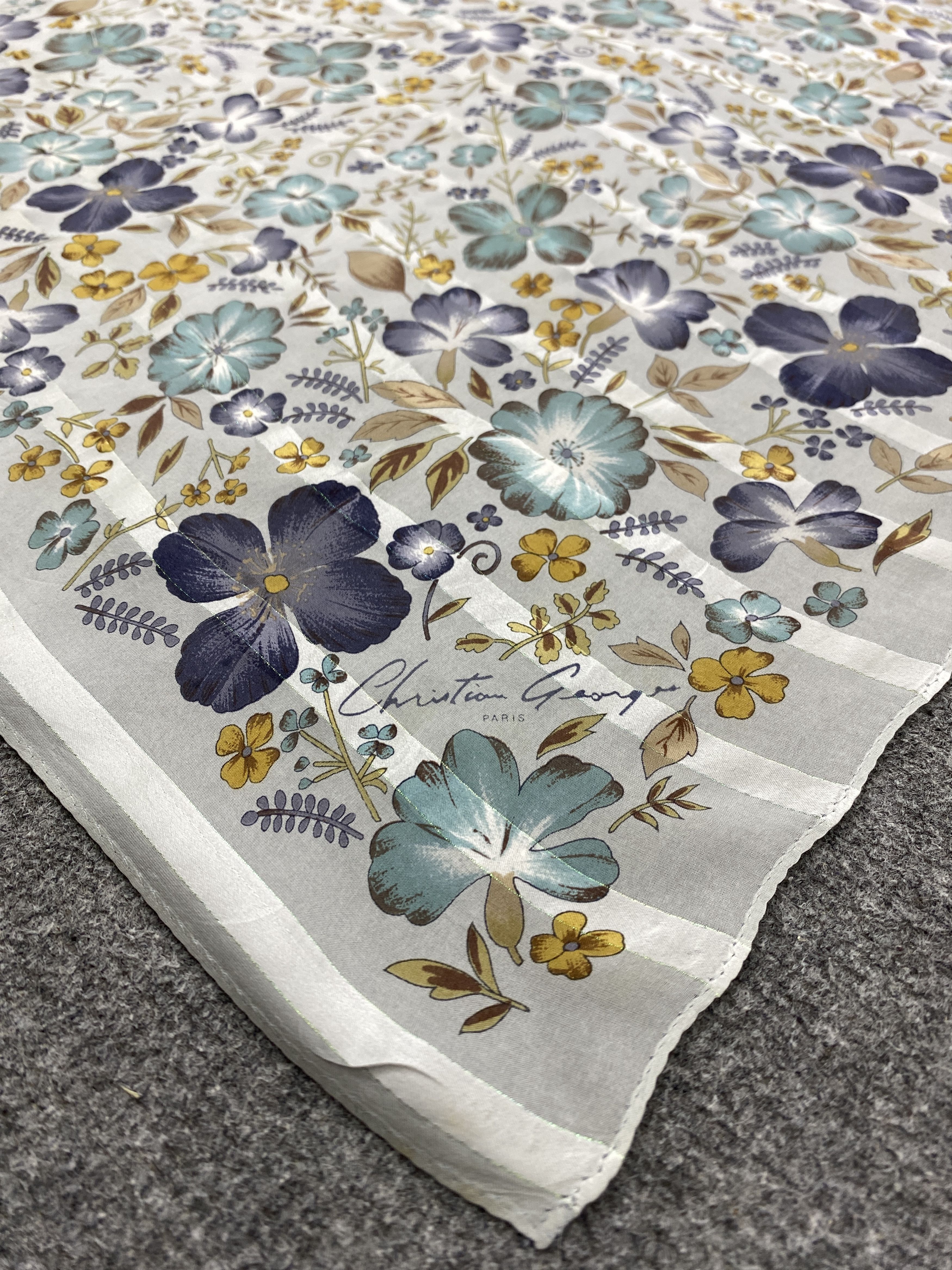 Other Vintage Christian Georges Paris Silk Scarf SN0160 Size ONE SIZE - 7 Thumbnail