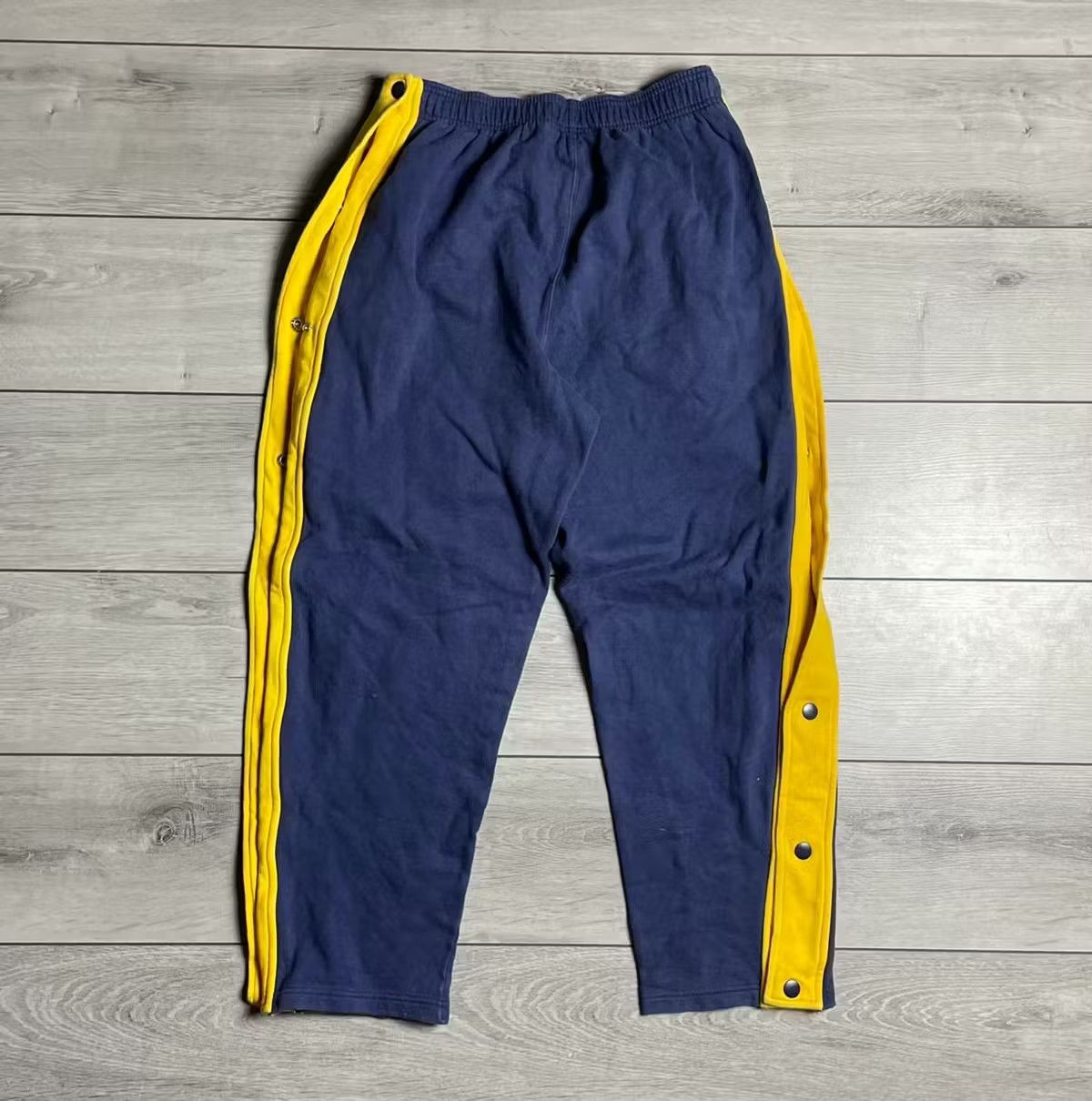 Adidas Adidas sweatpants buckle vintage 90s basketball size Medium Size US 32 / EU 48 - 2 Thumbnail