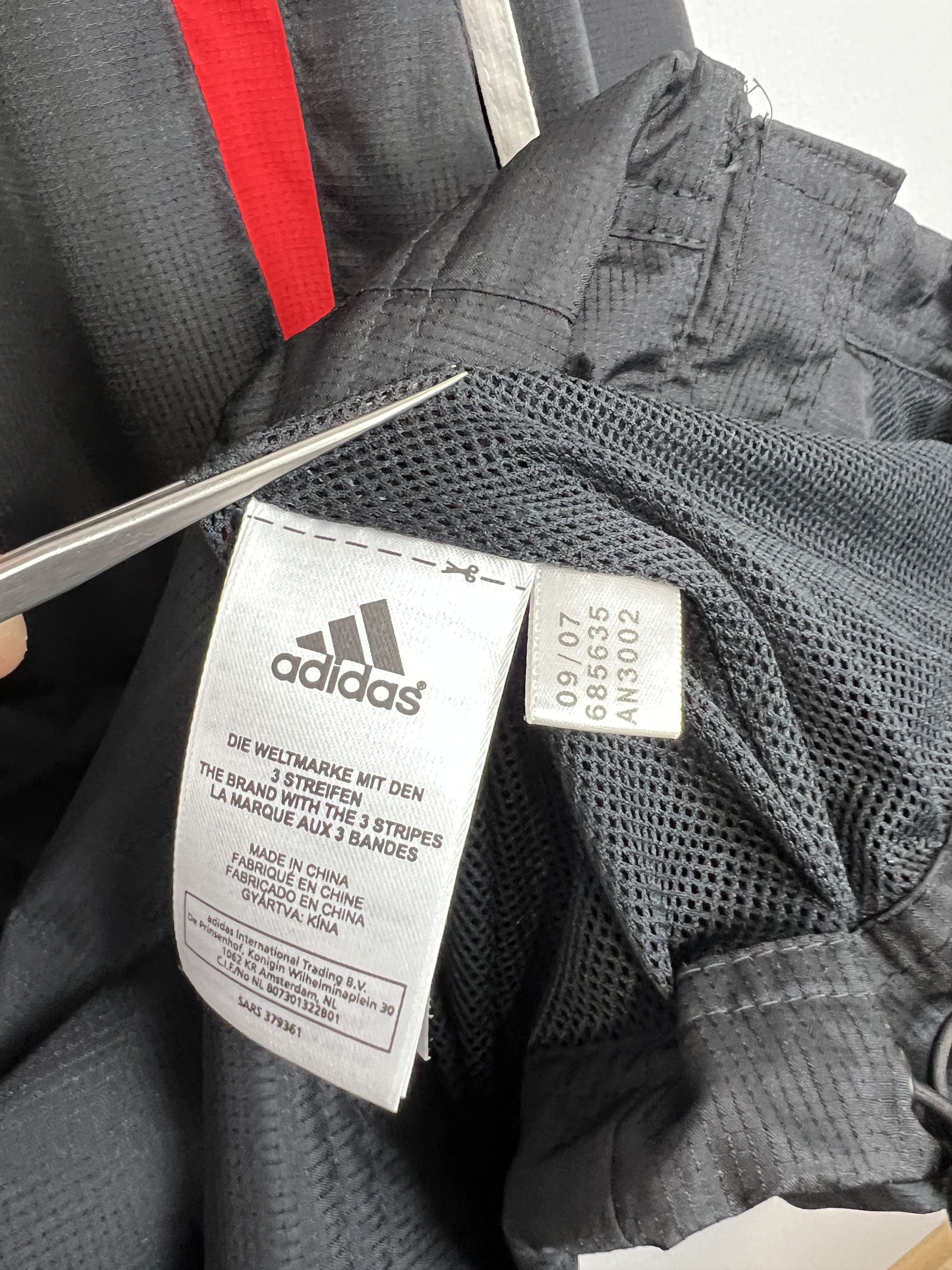 Adidas Liverpool Football Jacket Soccer Track Top Hooded Rare Size US L / EU 52-54 / 3 - 8 Thumbnail