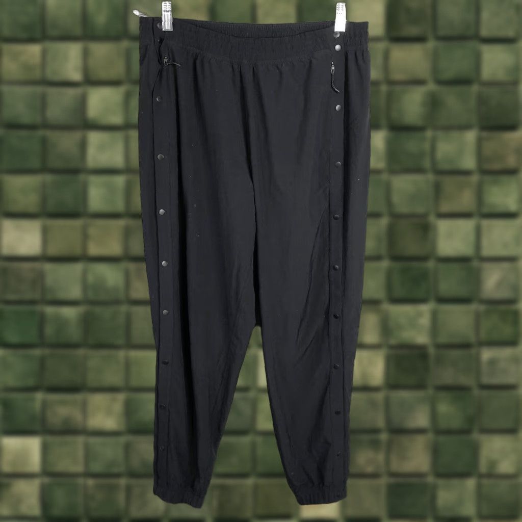 Lululemon Lululemon Joggers Womens 10 Black Athletic Track Full Snap Legs Lightweight Pockets Tapered Inseam 28 in Size 32" / US 10 / IT 46 - 1 Thumbnail