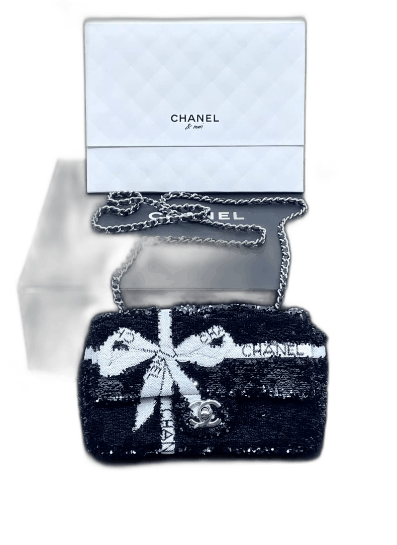 Chanel Chanel Sequin Bow Chain Bag Size ONE SIZE - 1 Thumbnail