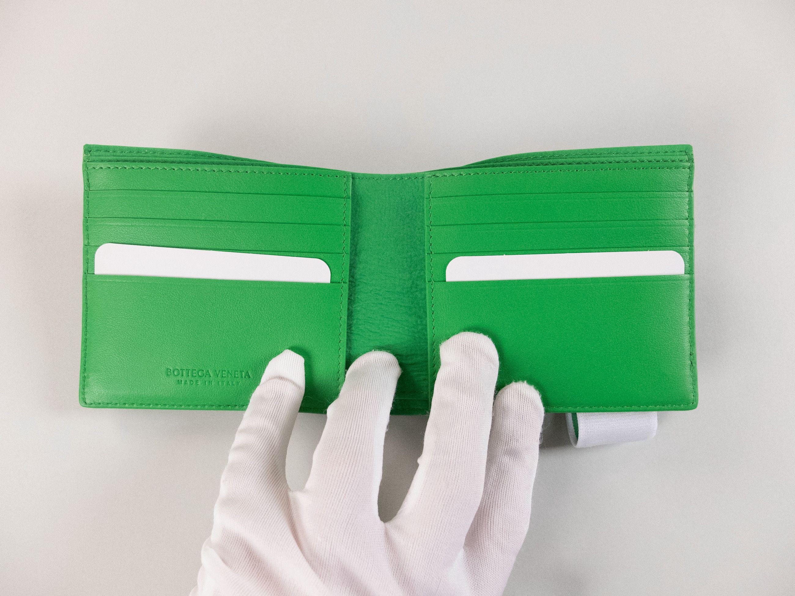 Bottega Veneta BOTTEGA VENETA green white glossy leather strap wallet Size ONE SIZE - 5 Thumbnail