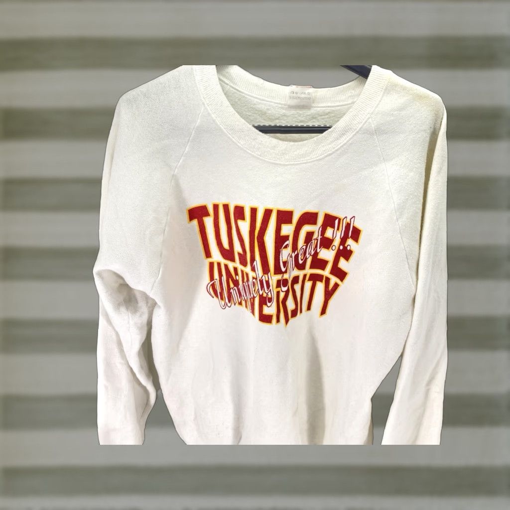 Fruit Of The Loom VINTAGE Tuskegee University Sweatshirt Men XL White Long Sleeve Pullover Crew Neck Graphic Print Fruit of the Loom Mens Size US XL / EU 56 / 4 - 1 Thumbnail