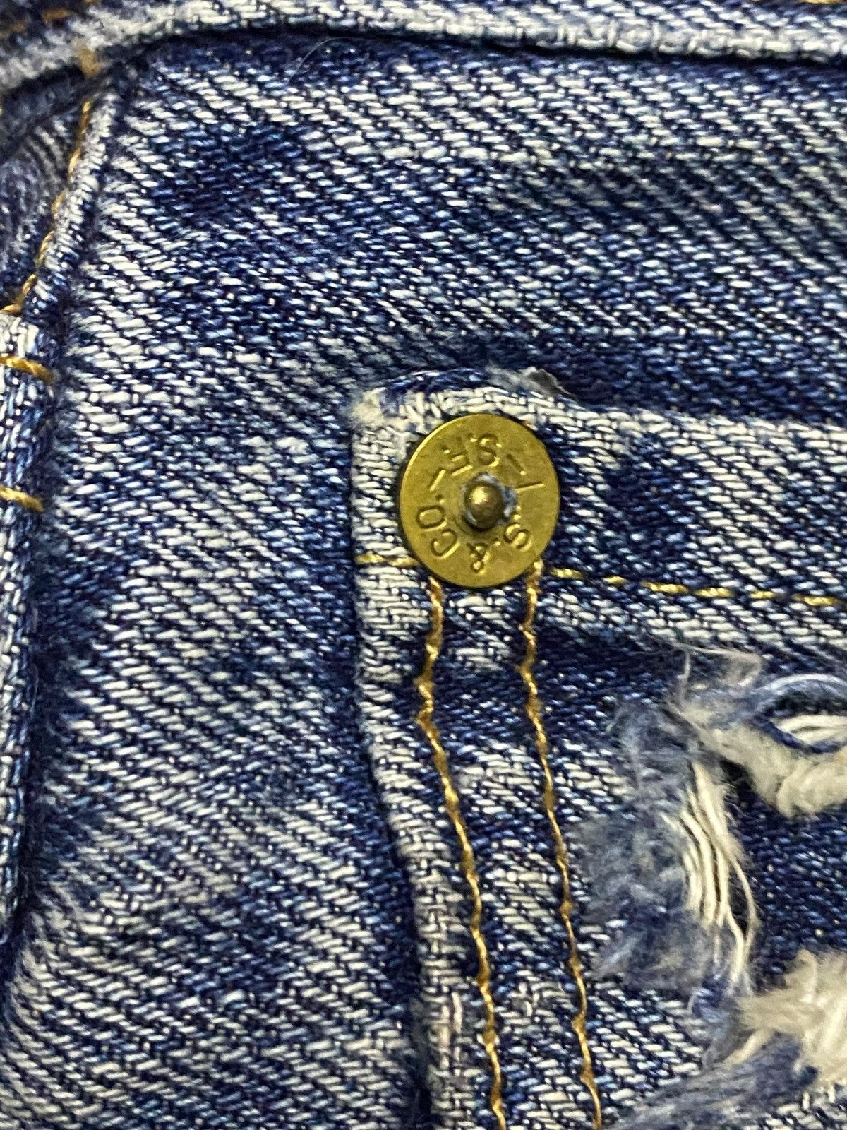 Levi's Vintage Levis 501 Big E Faded Wash Distressed Loose Jeans Size US 37 - 12 Thumbnail