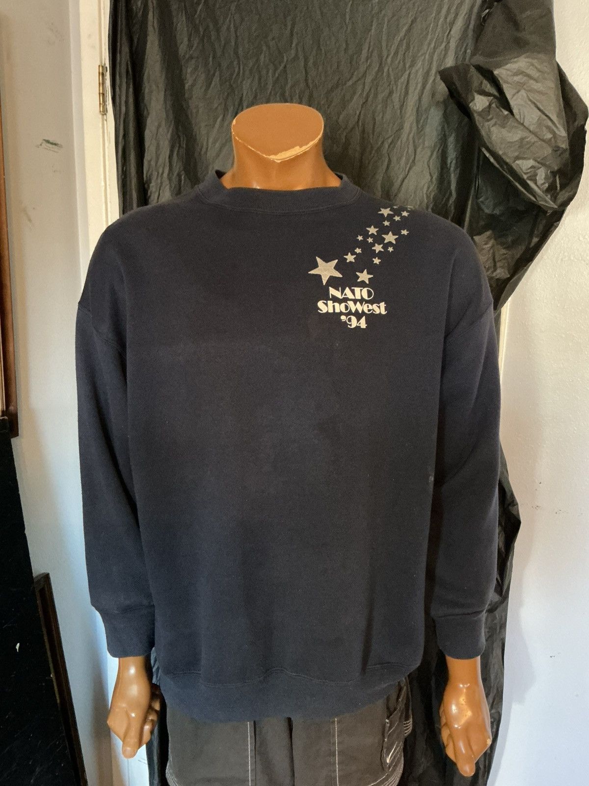 Vintage Vintage 1994 NATO ShoWest CinemaCon 20 Years Sweatshirt Size US XL / EU 56 / 4 - 13 Thumbnail