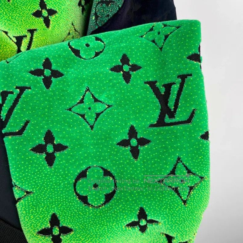 Louis Vuitton Louis Vuitton Black and green gradient full logo zipper ho Size US S / EU 44-46 / 1 - 4 Thumbnail