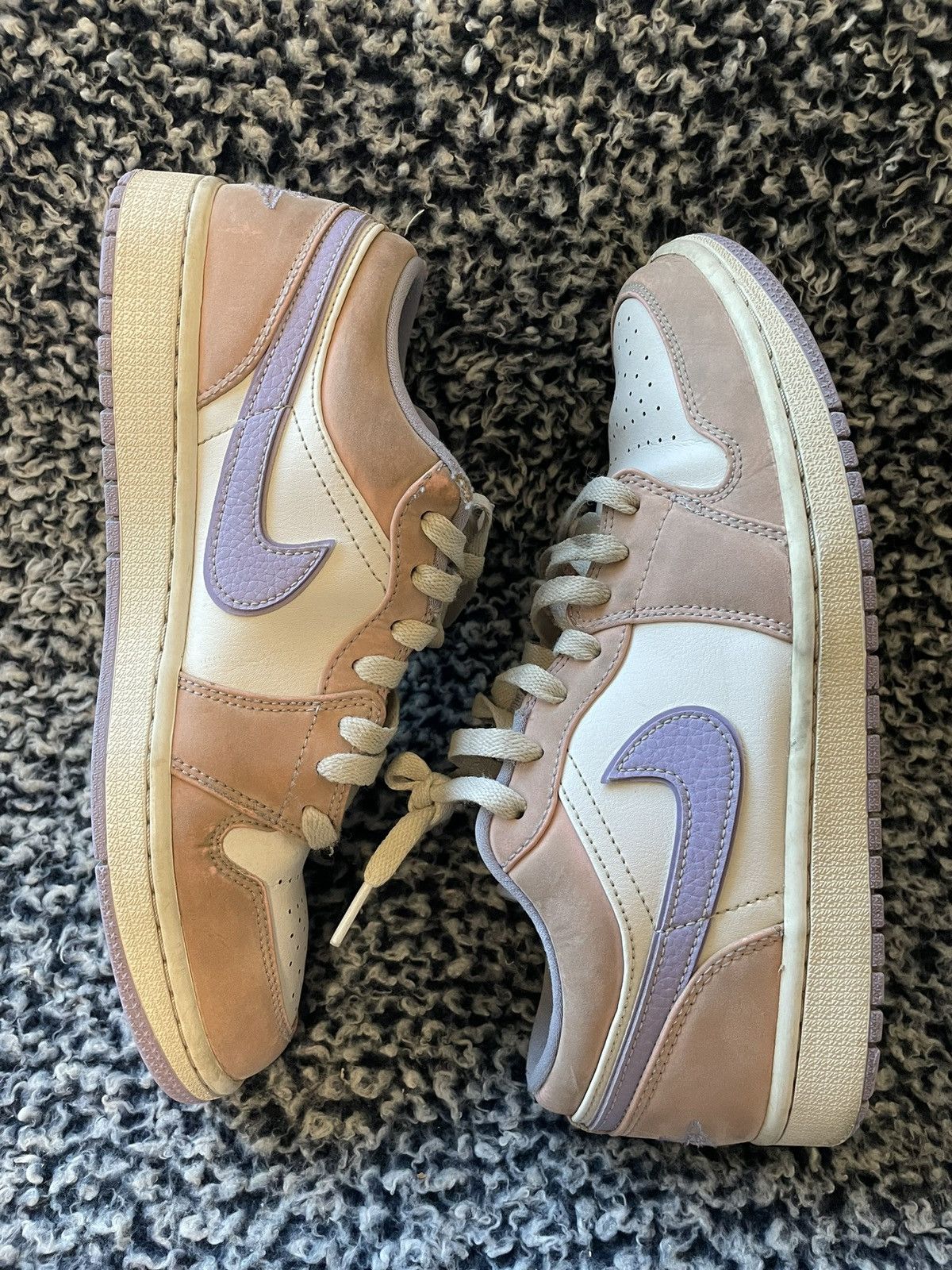 Jordan Brand Jordan 1 Low Arctic Punch Size US 9.5 / EU 42-43 - 2 Thumbnail