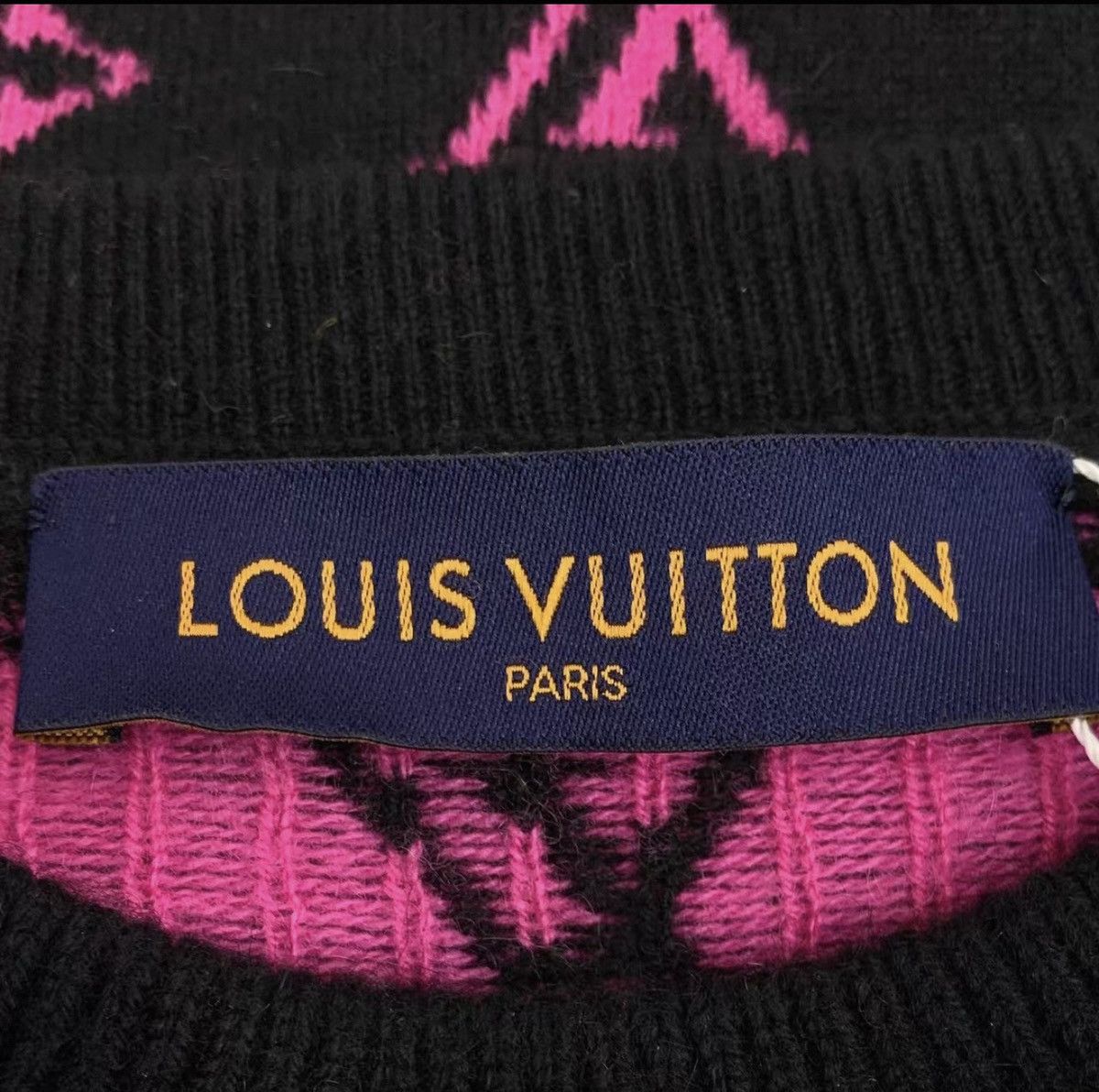 Louis Vuitton Louis Vuitton XL Cashmere Pink Black Monogram knit Sweater Size US XL / EU 56 / 4 - 4 Thumbnail