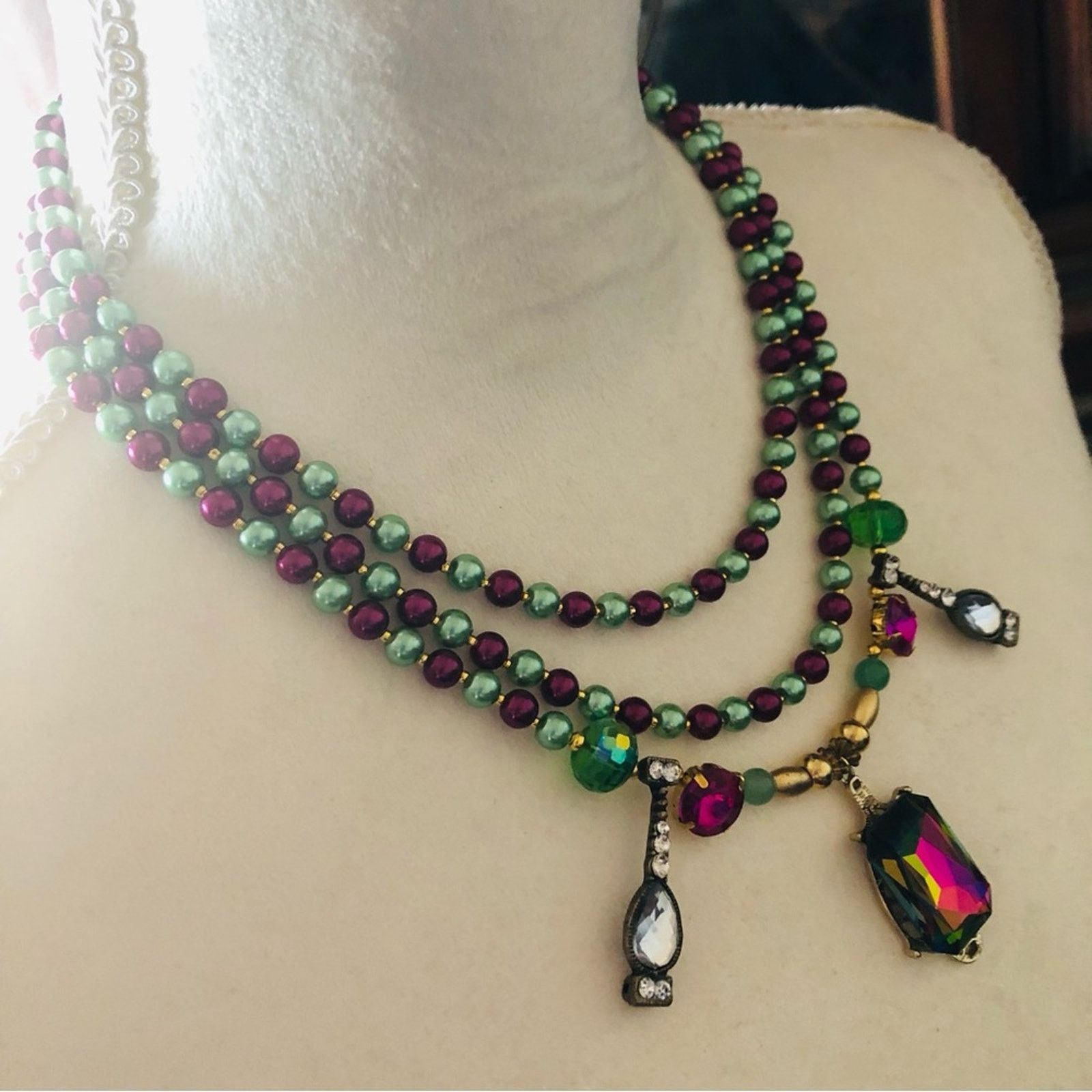 Handmade Handcrafted repurpose fuchsia and green glass Pearl necklace Size ONE SIZE - 3 Thumbnail