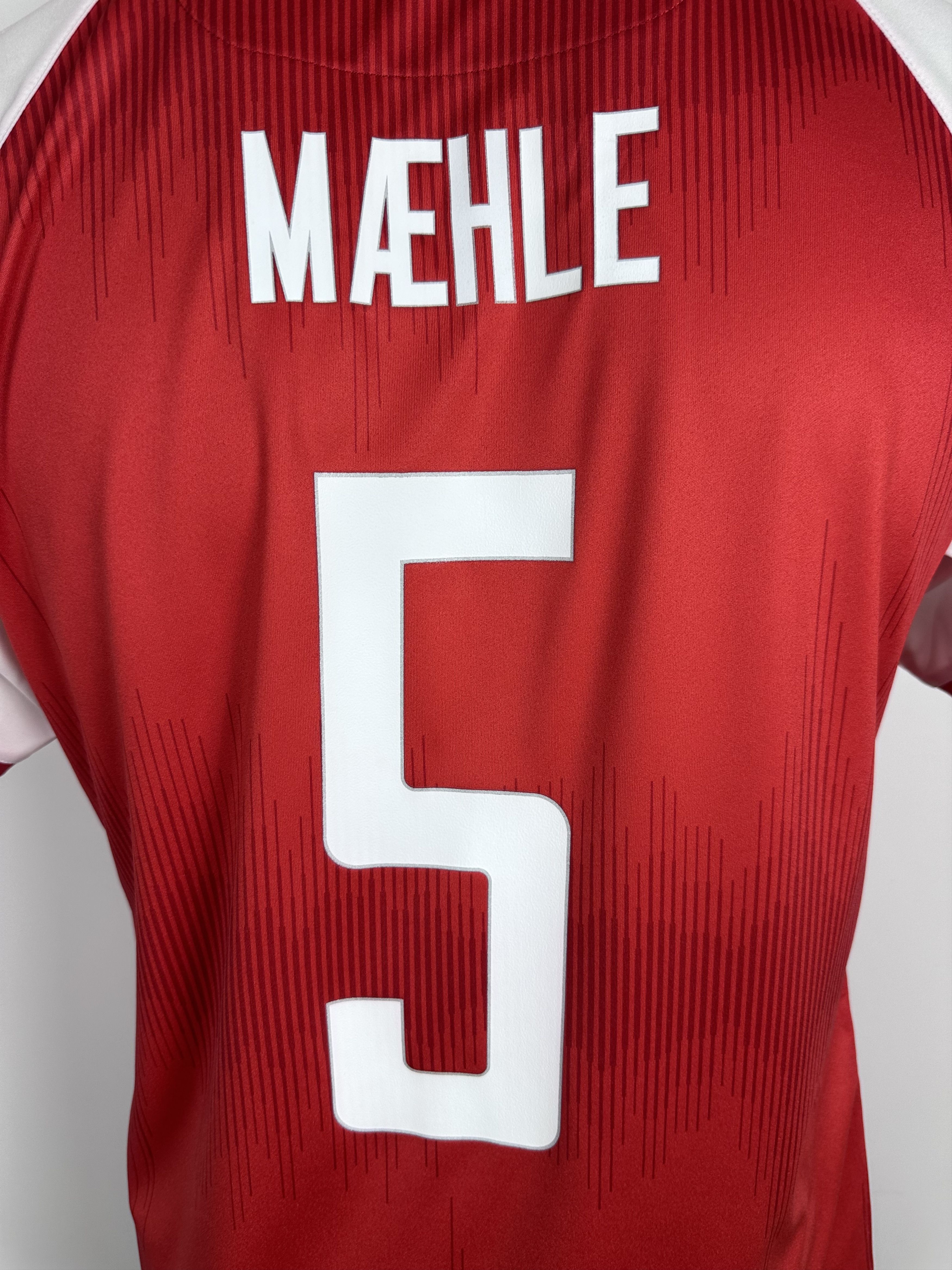 Hummel DENMARK 2021 2022 FOOTBALL SHIRT SOCCER JERSEY #5 MAEHLE Size US L / EU 52-54 / 3 - 2 Thumbnail