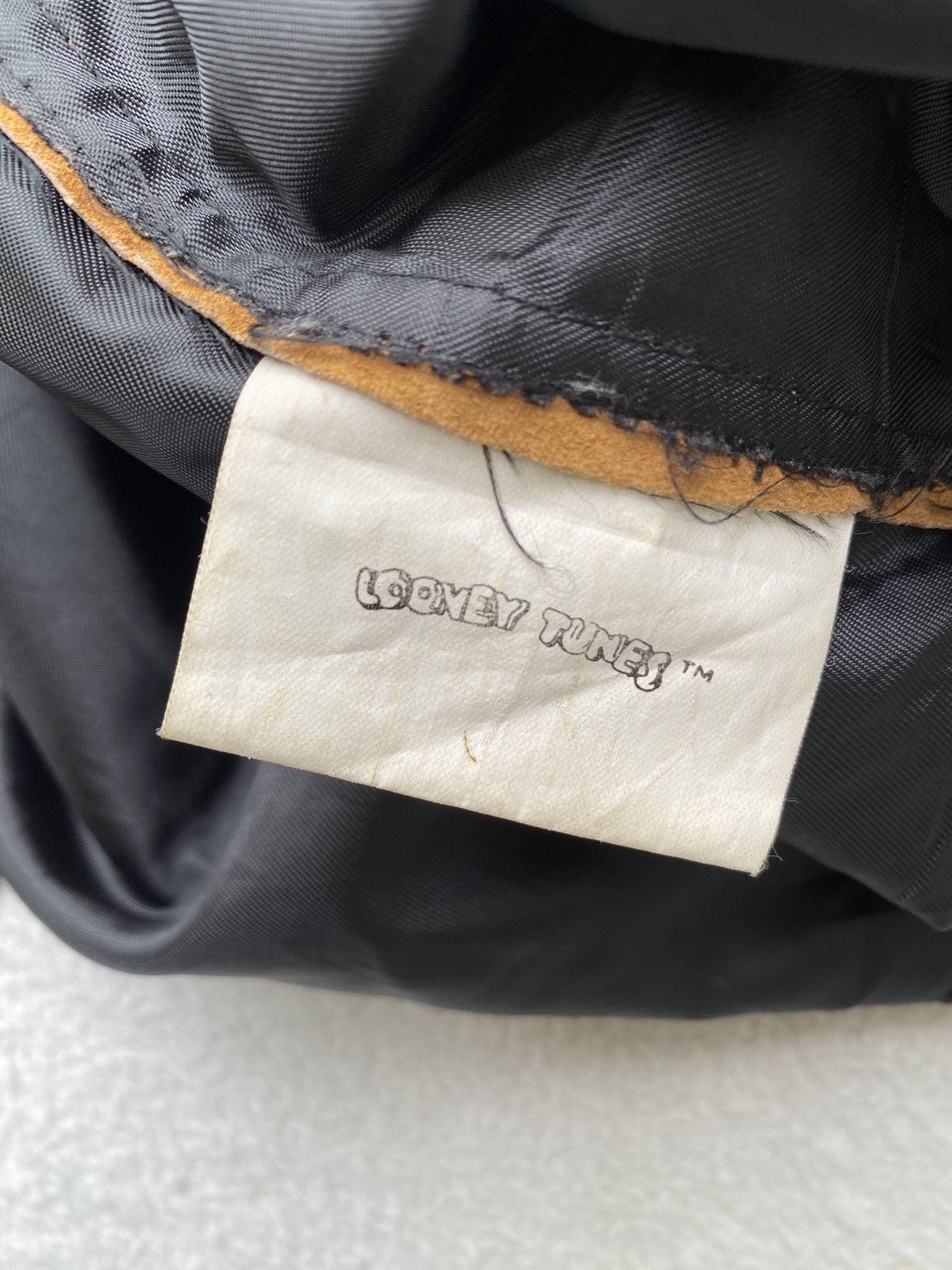 Vintage 1995 Looney Tune “Tazz” Leather Vest Size US S / EU 44-46 / 1 - 6 Thumbnail