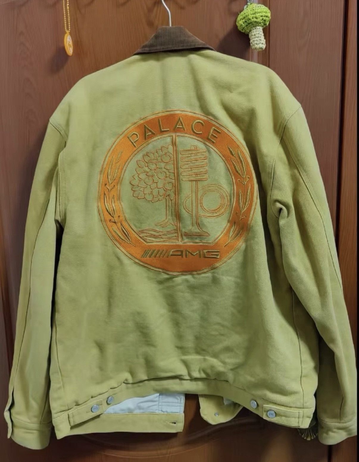 Palace Beige Collared Jacket with Embroidered Back Design Size US L / EU 52-54 / 3 - 1 Thumbnail