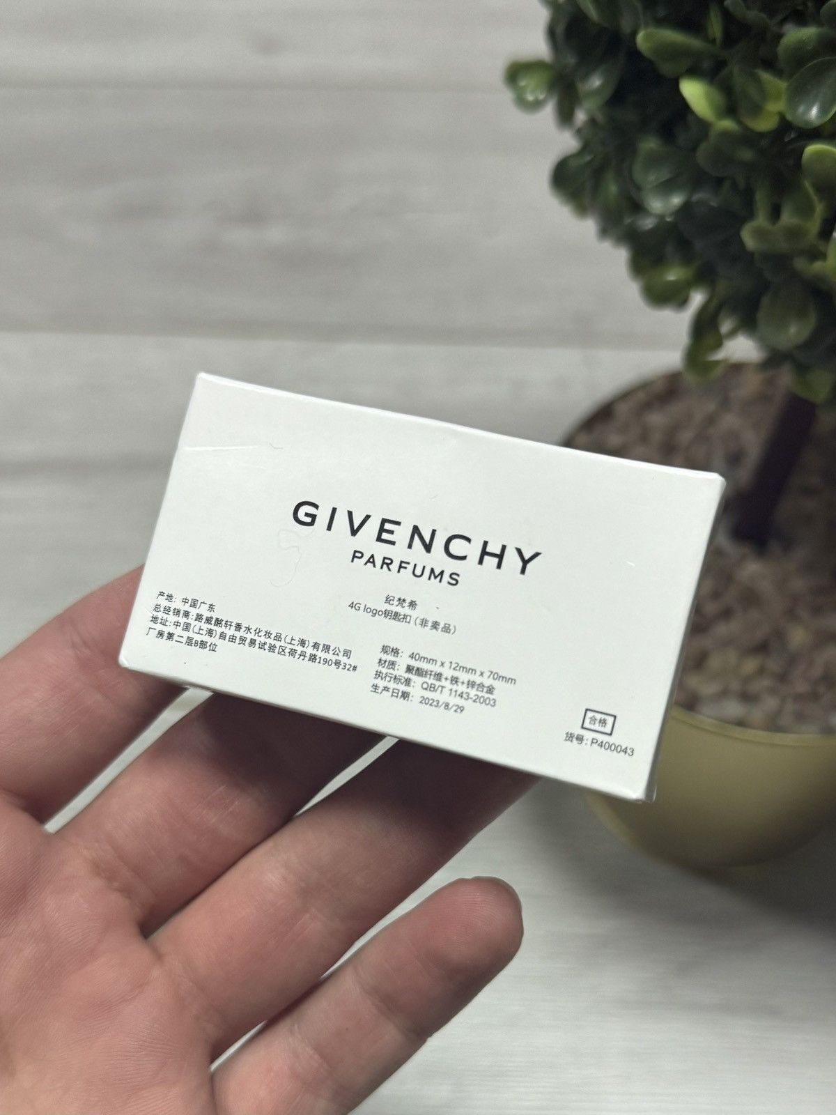Givenchy Givenchy strap keychain carabiner spell out big logo Size ONE SIZE - 2 Thumbnail