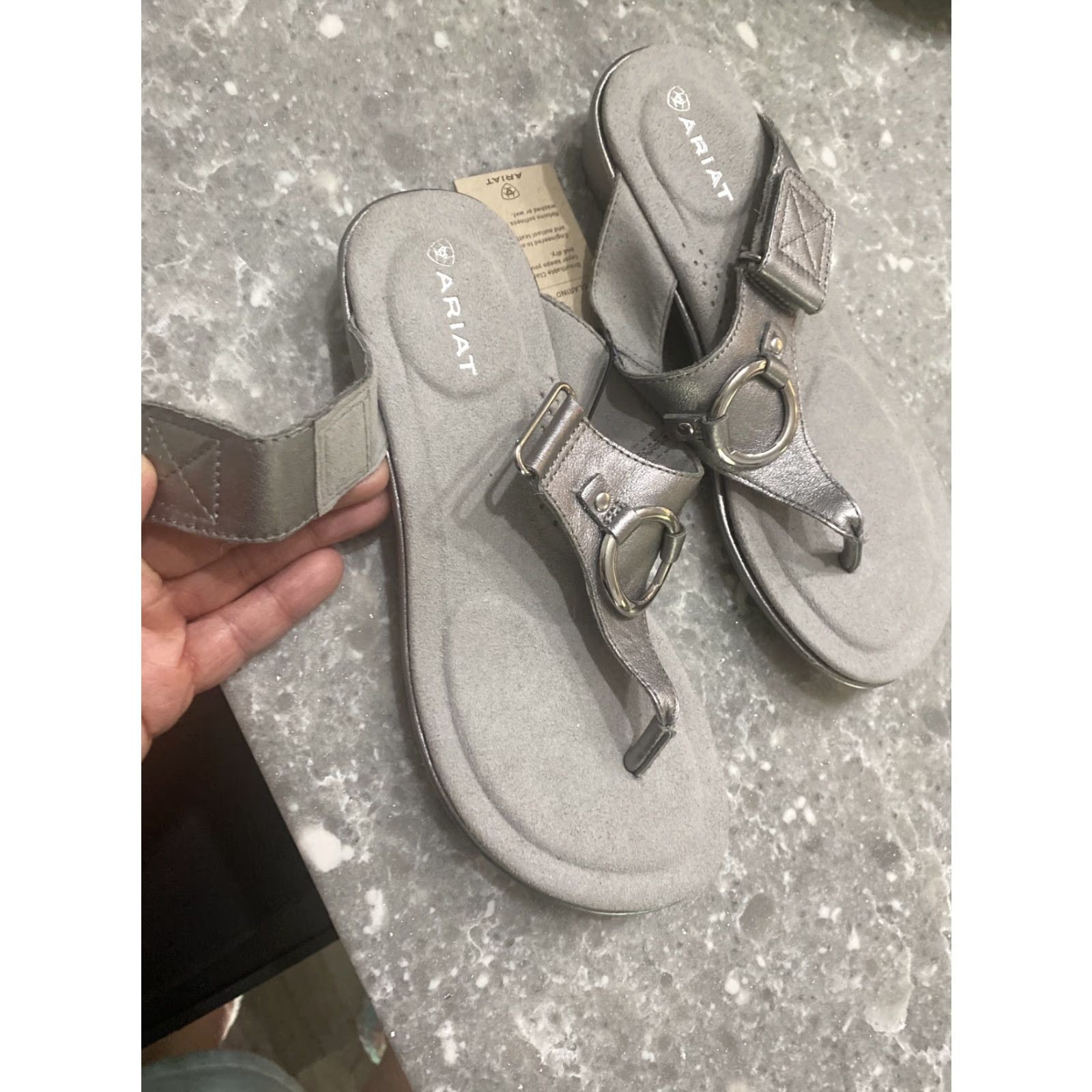 Ariat Ariat Thong Sandals Silver Leather 10017469 Ring Accent adj Strap Size 6.5B NEW Size US 7 / IT 37 - 5 Thumbnail