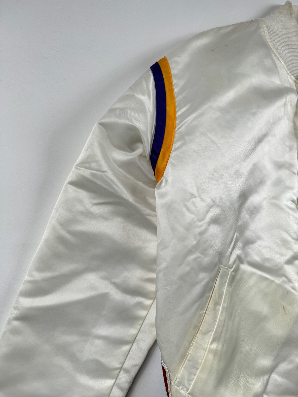 NBA × Starter × Vintage Vintage Starter L.A. Lakers Satin Jacket Size US XL / EU 56 / 4 - 5 Thumbnail