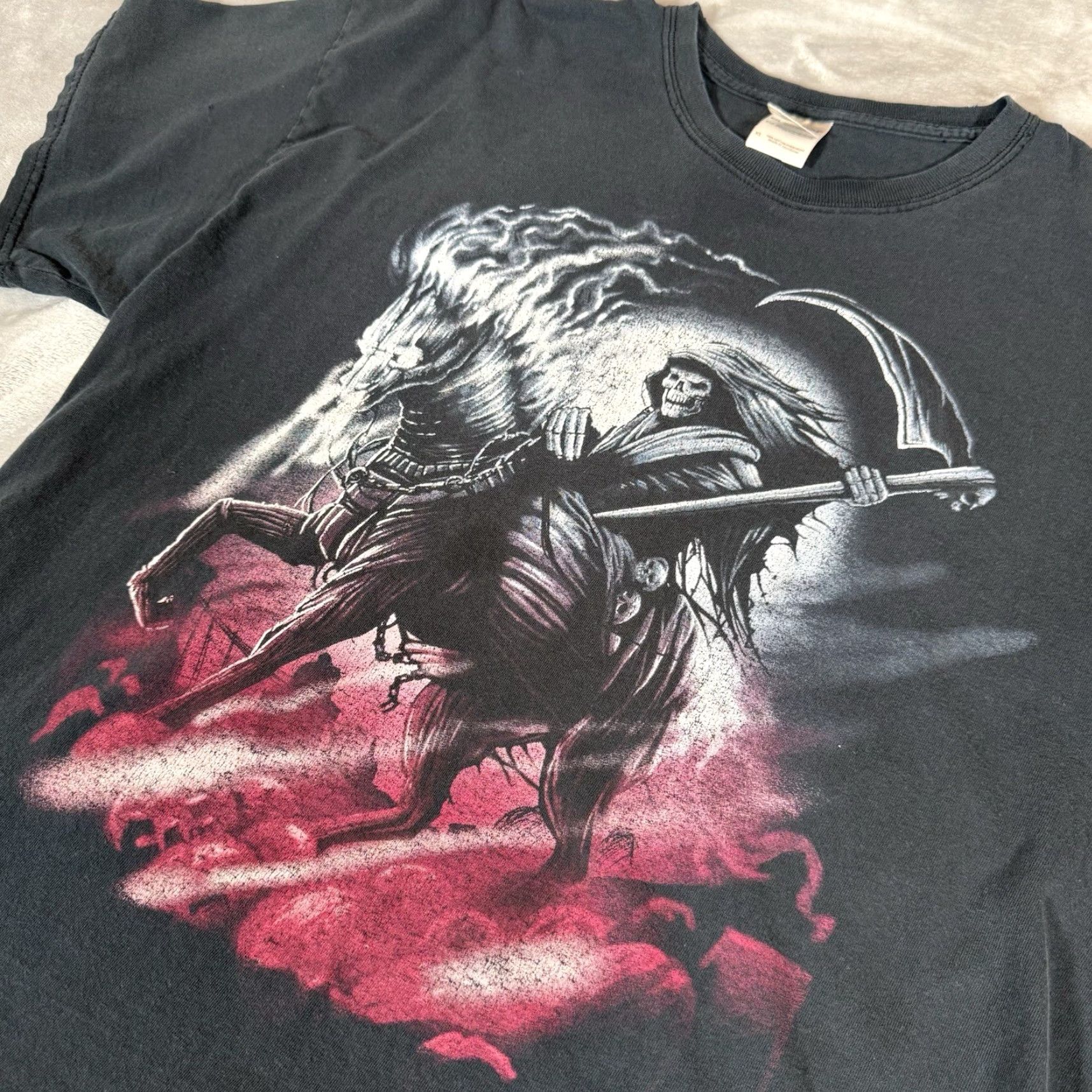 Gildan VINTAGE Gildan T-Shirt Mens XL Black Skull Reaper Distressed Grunge Faded Crew Neck Short Sleeve Graphic Print Cotton Size US XL / EU 56 / 4 - 7 Thumbnail